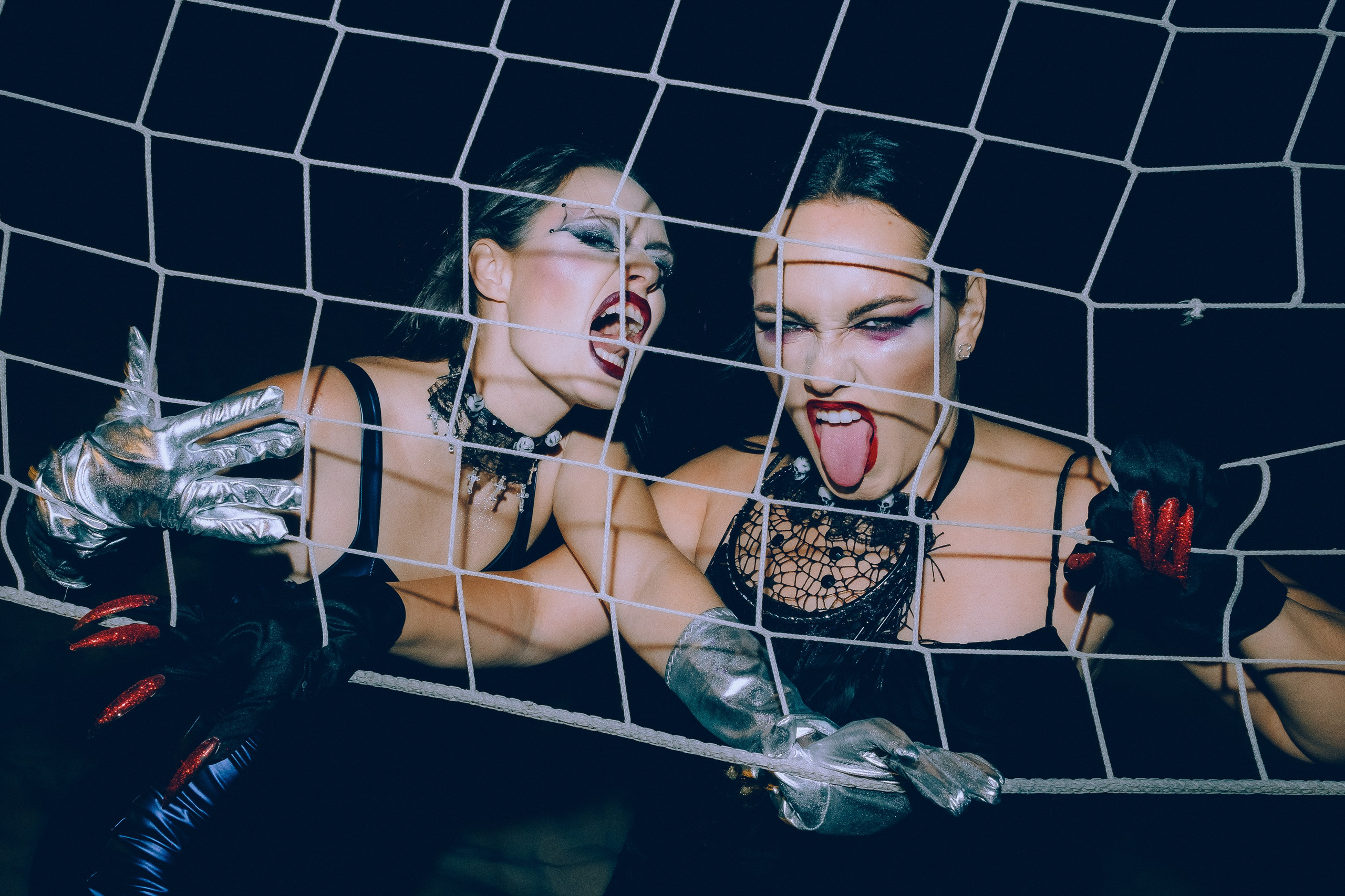 Мистическая Halloween-фотосессия на пляже: фотограф Аликанте и Торревьеха для креативных съемок — Андрей Луковников