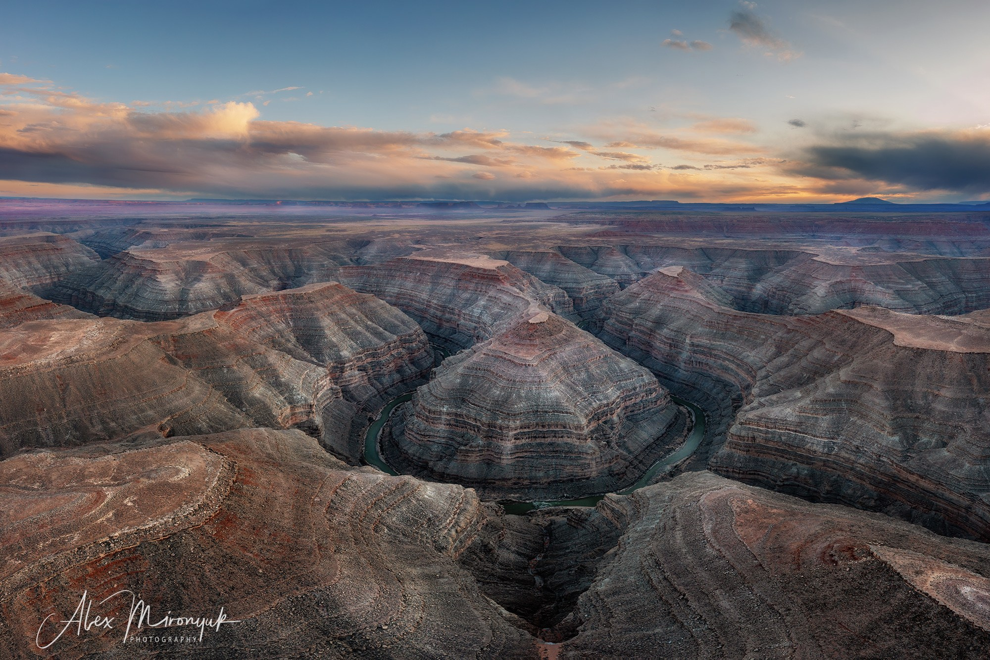 Eagle’s View American Southwest. Pet, Senior, Landscape, portrait studio, photographer in Miami and Sou