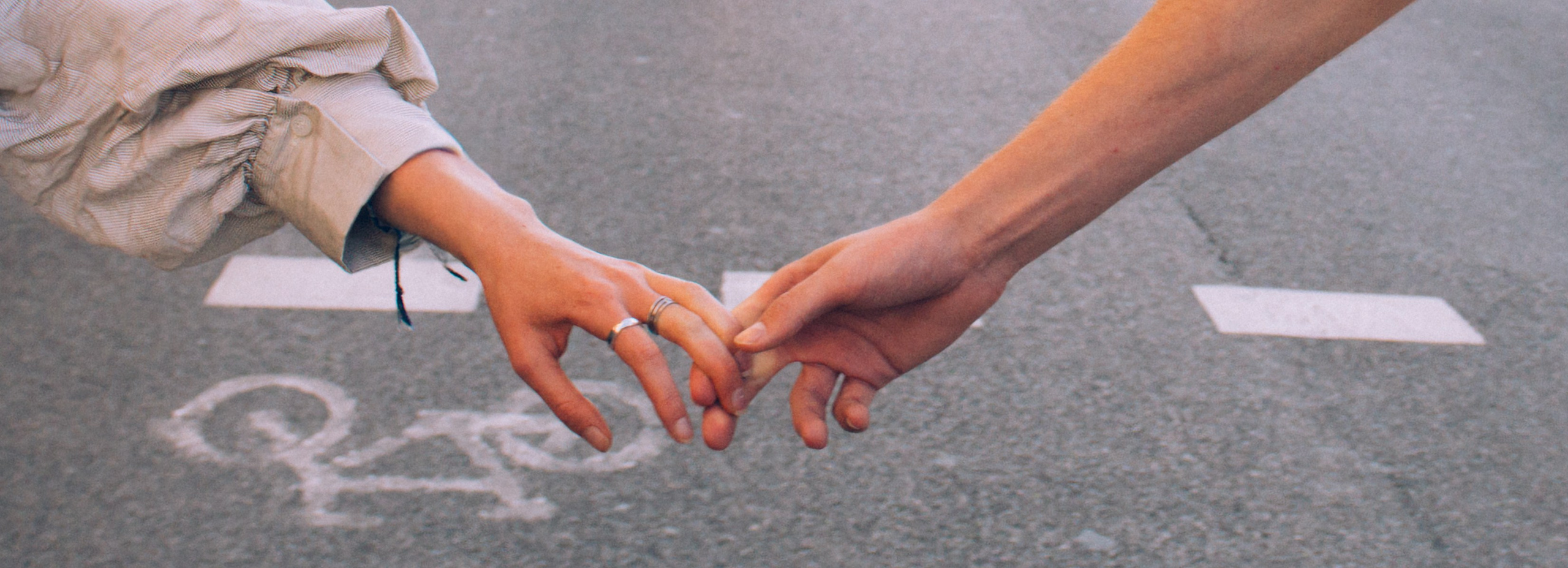 Best photographer for candid emotion in Milan. Romantic walking in Milan. Couple photographer.