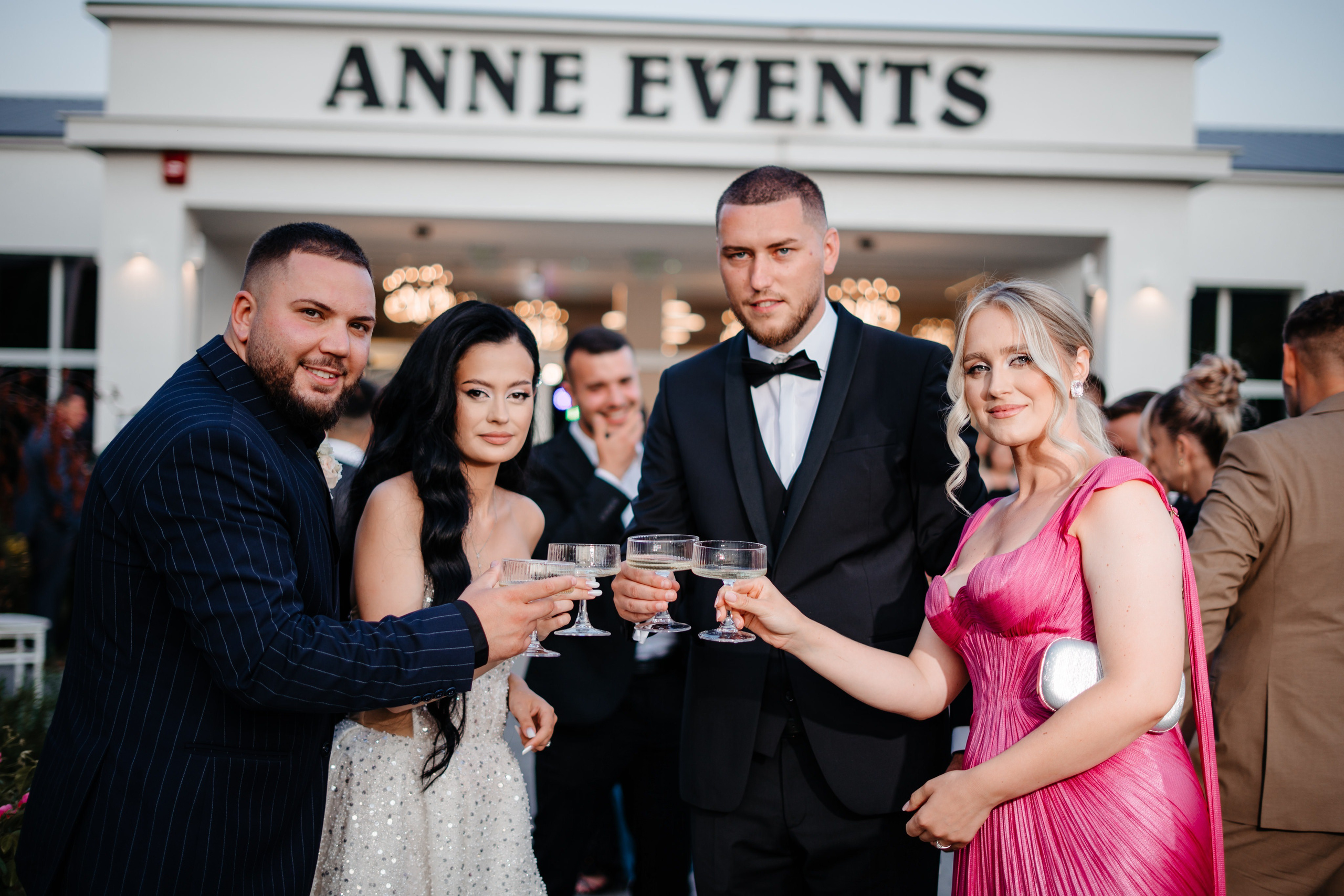 Catalina & Remus. Raw Studio. Fotograful tau de nunta!