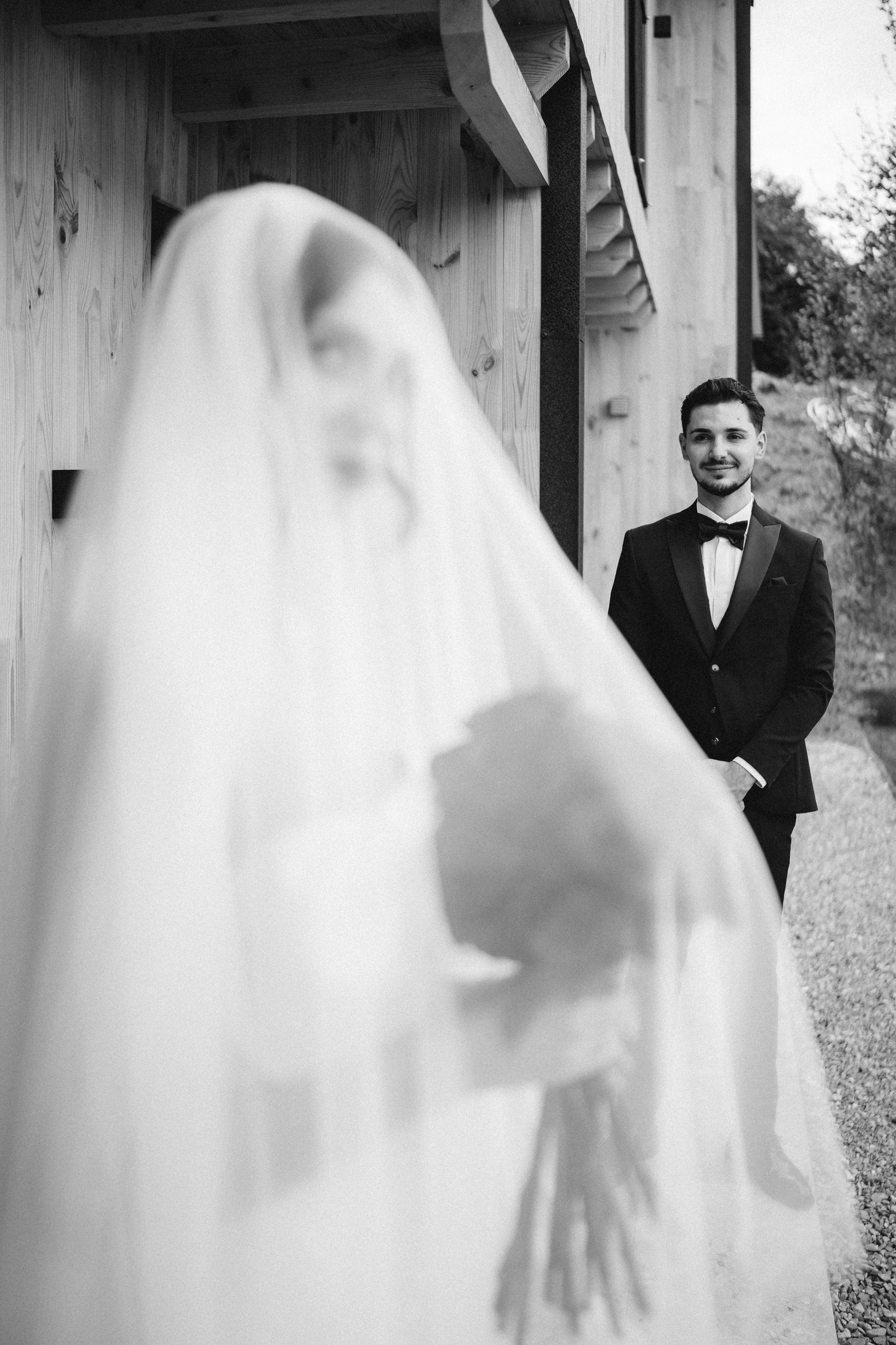 Povestea de nuntă a lui Anca și Dragoș în Bacău | Fotografie de Eveniment. Raw Studio. Fotograful tau de nunta!