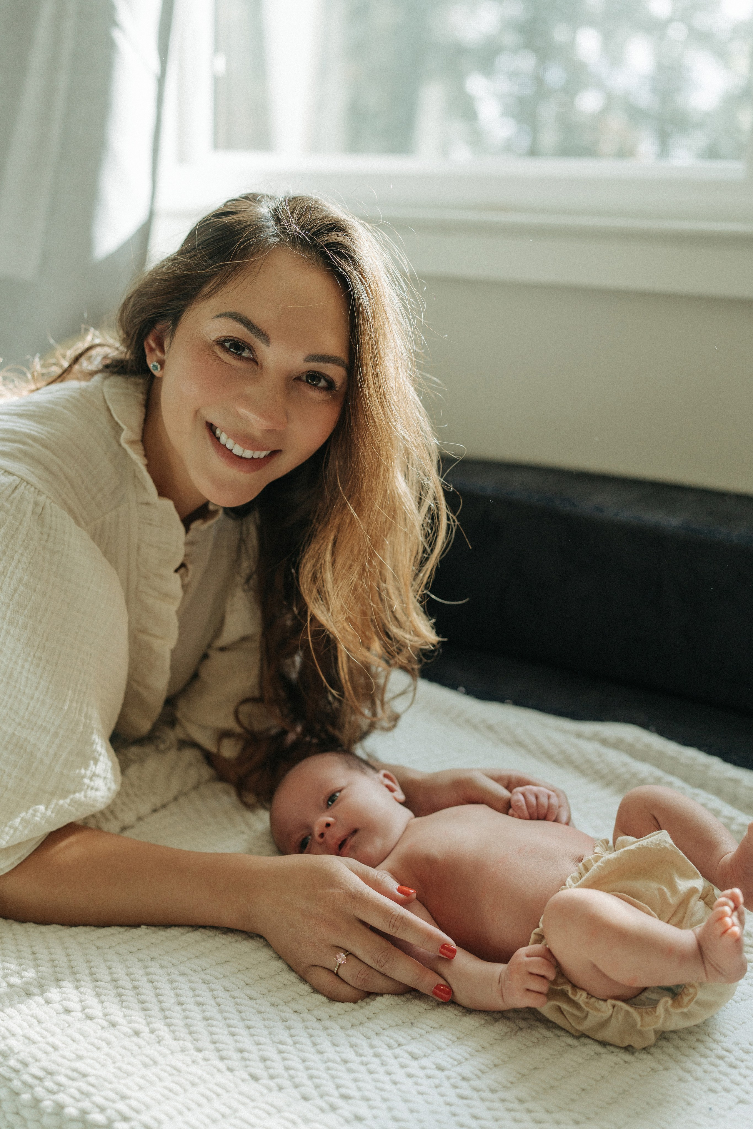 Newborn Photography with Parents – Gentle & Loving Moments. Alisa Tant — Family and newborn photographer Bucks County, Montgomery county, Philadelphia, NJ