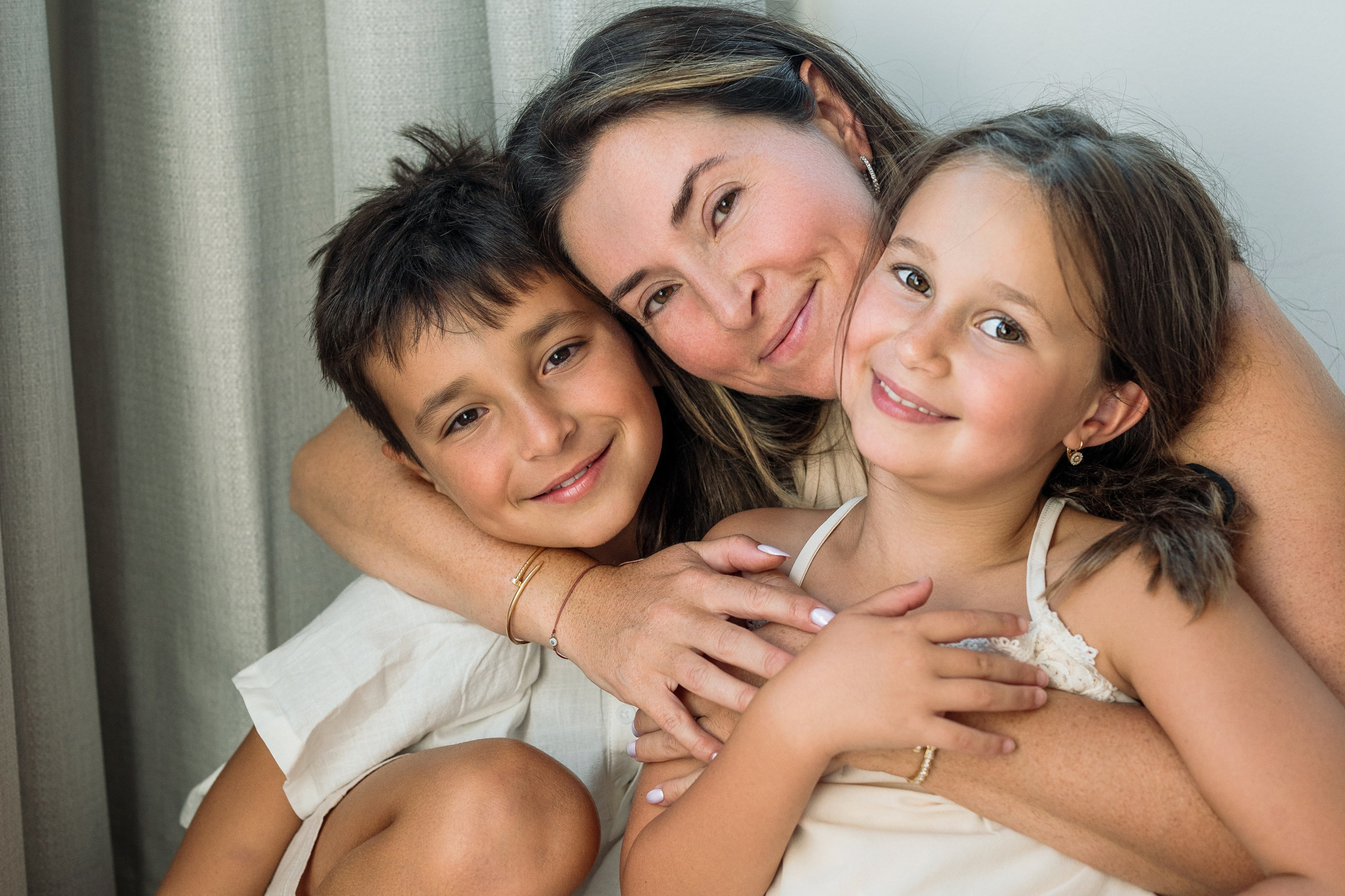 Cozy Family Photography at Home – Heartwarming & Relaxed. Alisa Tant — Family and newborn photographer Bucks County, Montgomery county, Philadelphia, NJ