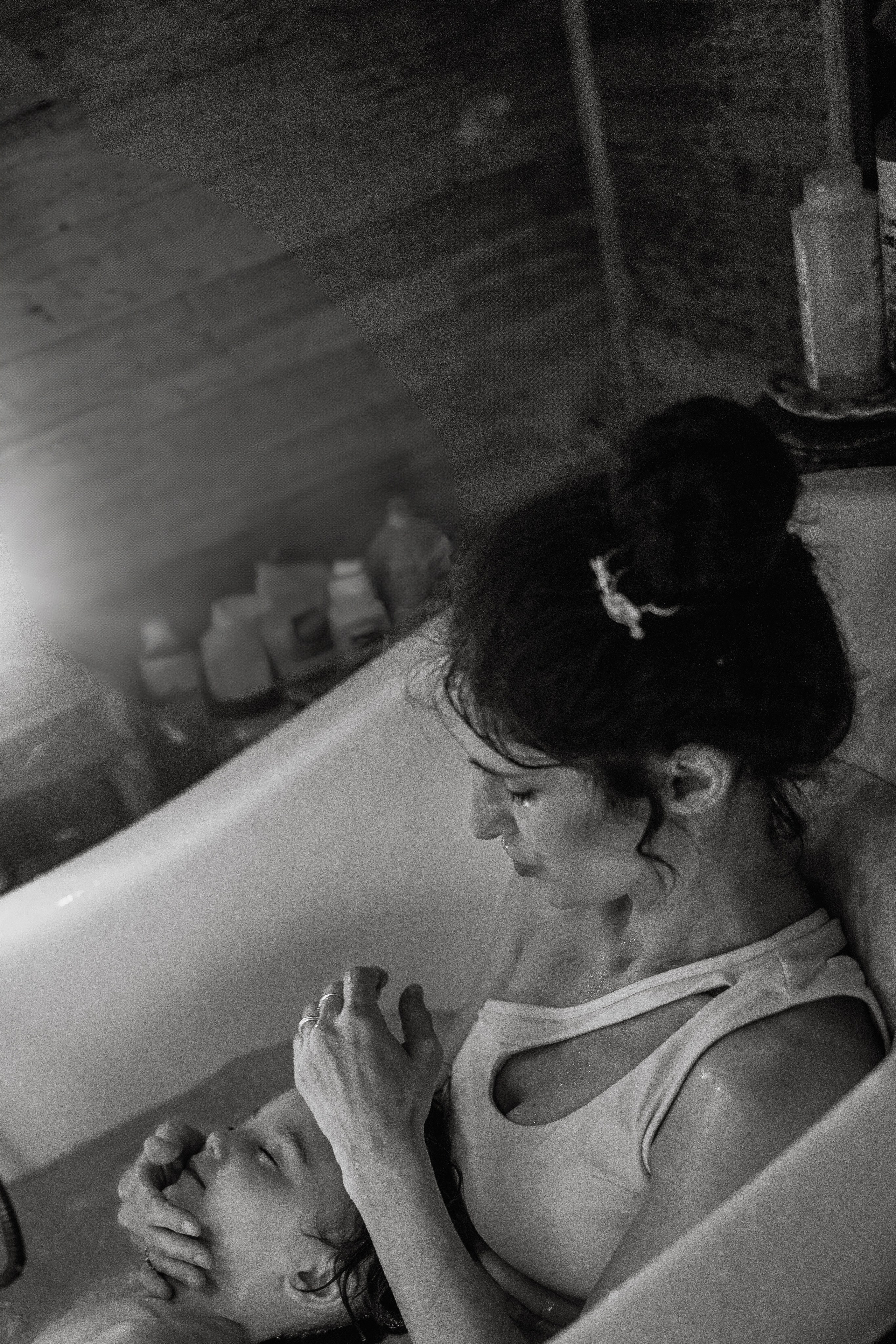 Family Photoshoot at Home in Philadelphia – Warm & Candid. Alisa Tant — Family and newborn photographer Bucks County, Montgomery county, Philadelphia, NJ