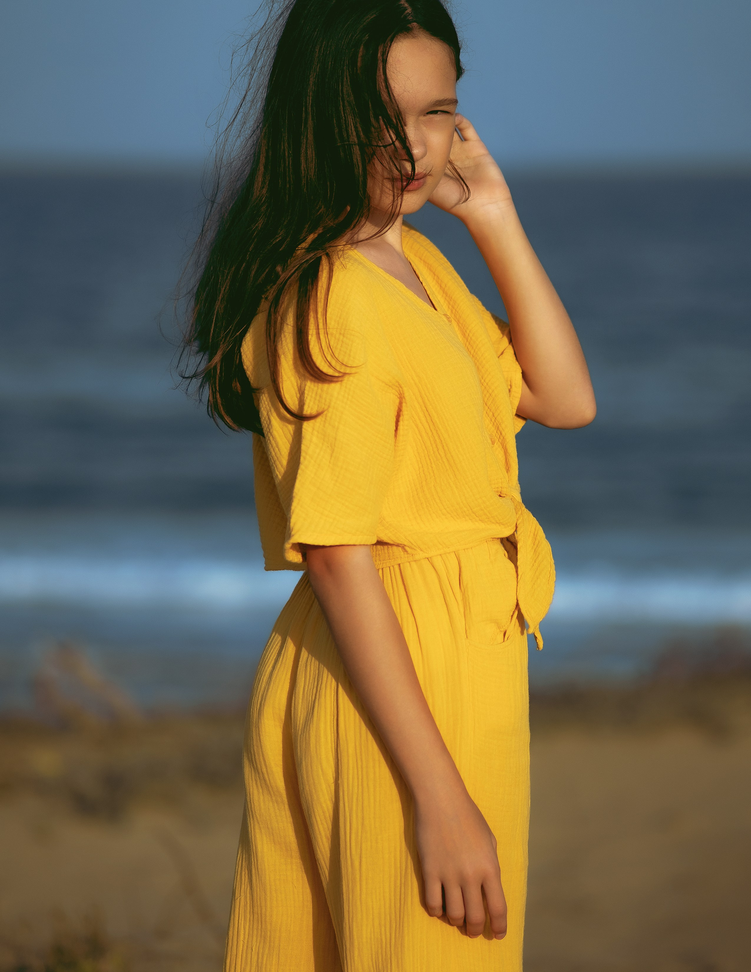 Children’s photo session at sunset by the sea in Guardamar — Portrait photographer in Alicante Andrey Lukovnikov