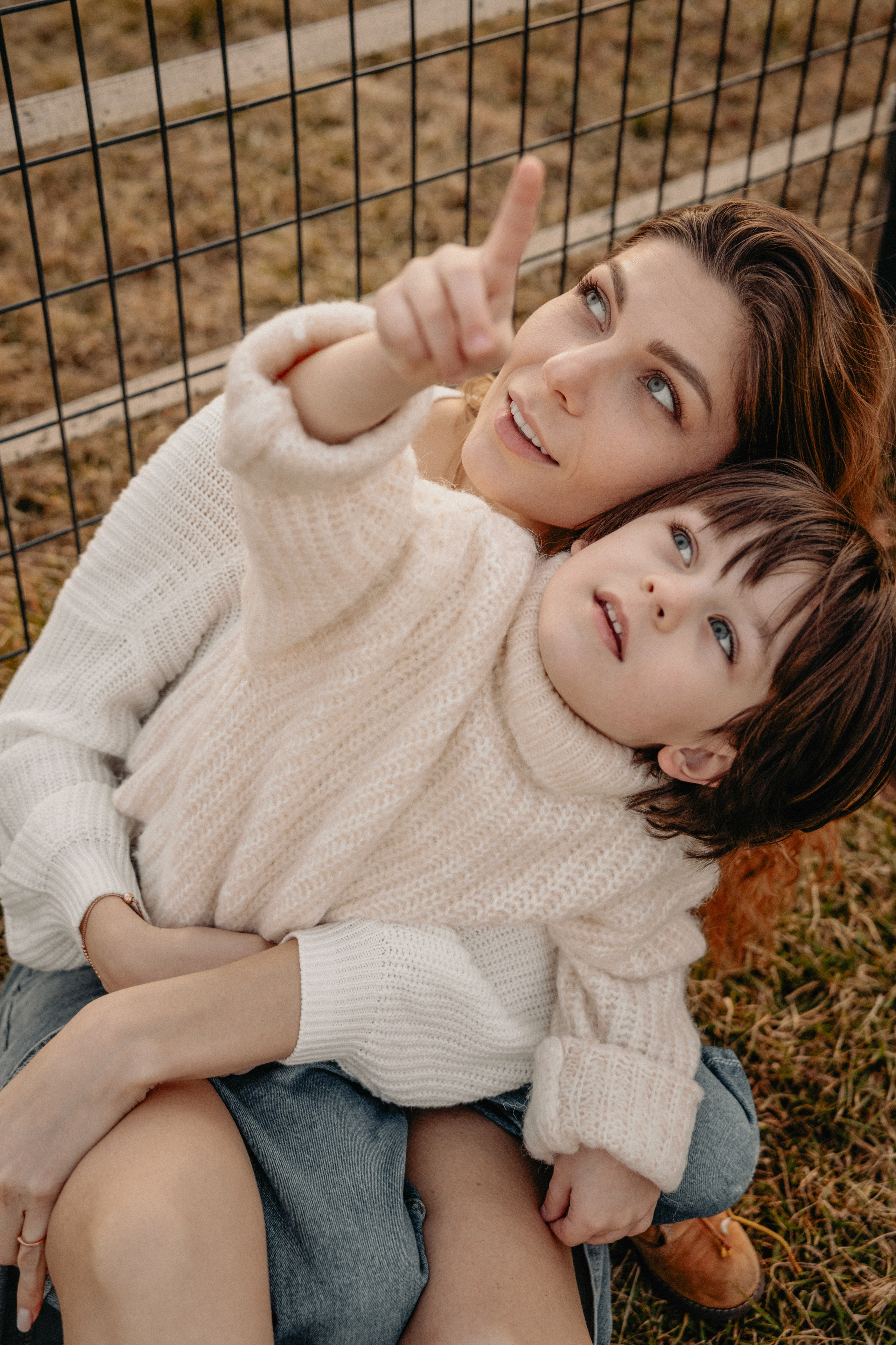 Unique Family Photography at an Alpaca Farm – Fun & Playful. Alisa Tant — Family and newborn photographer Bucks County, Montgomery county, Philadelphia, NJ