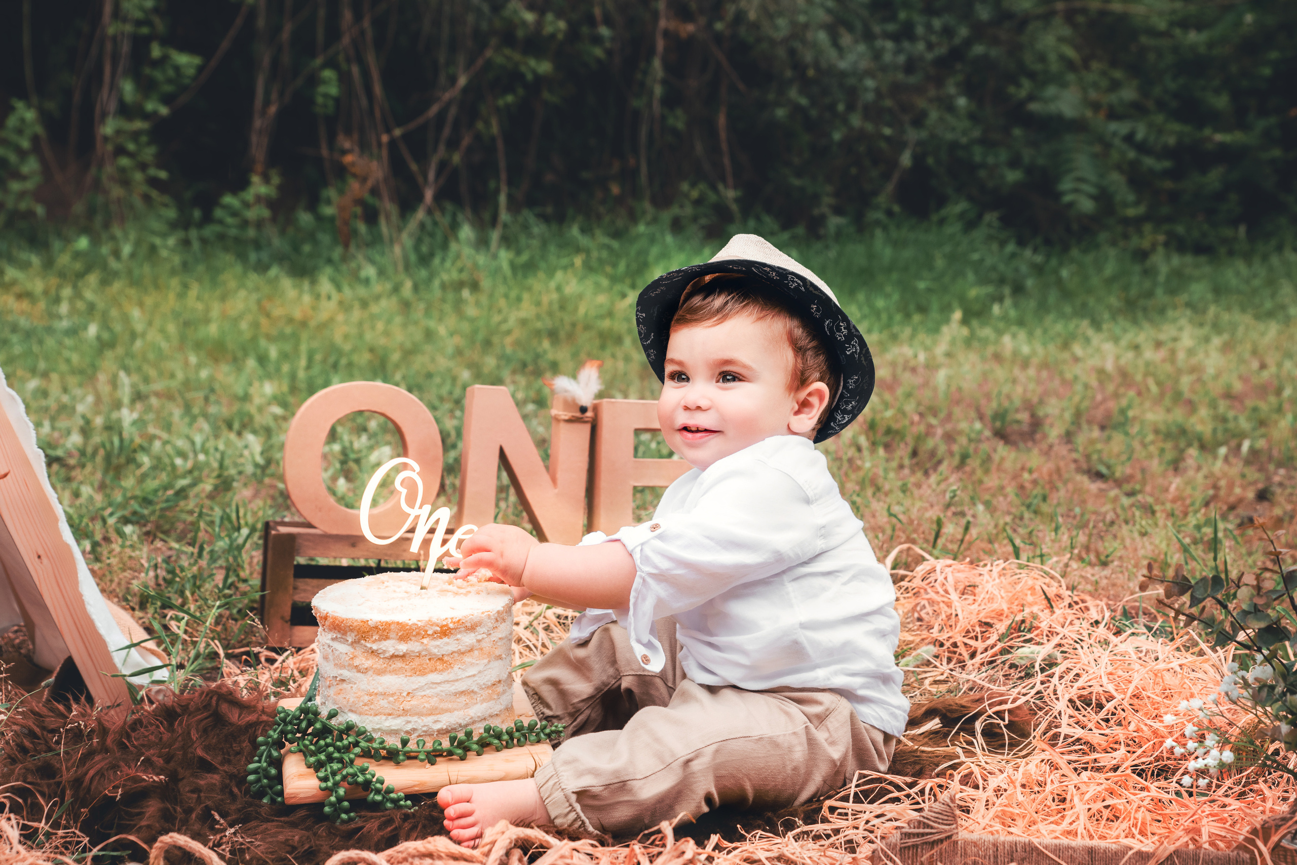 Smash Cake / ONE Year. Family and Children Photographer /Φωτογράφος
