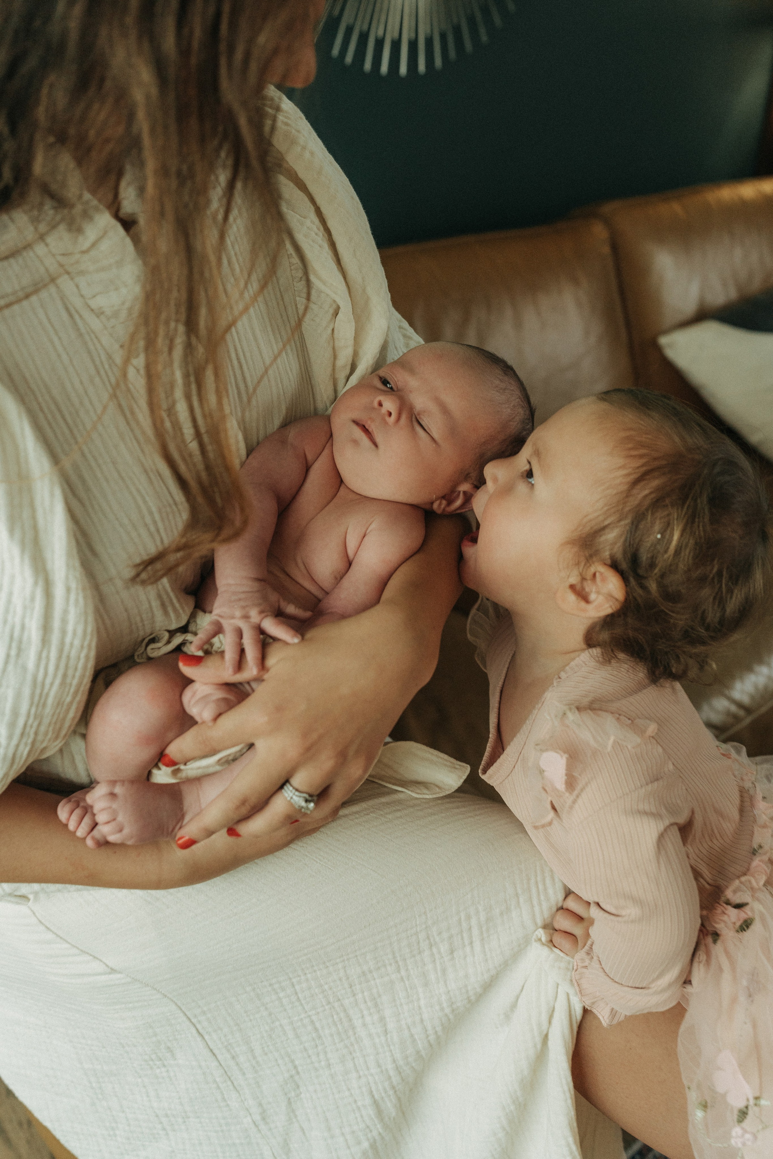 Newborn Photography with Parents – Gentle & Loving Moments. Alisa Tant — Family and newborn photographer Bucks County, Montgomery county, Philadelphia, NJ