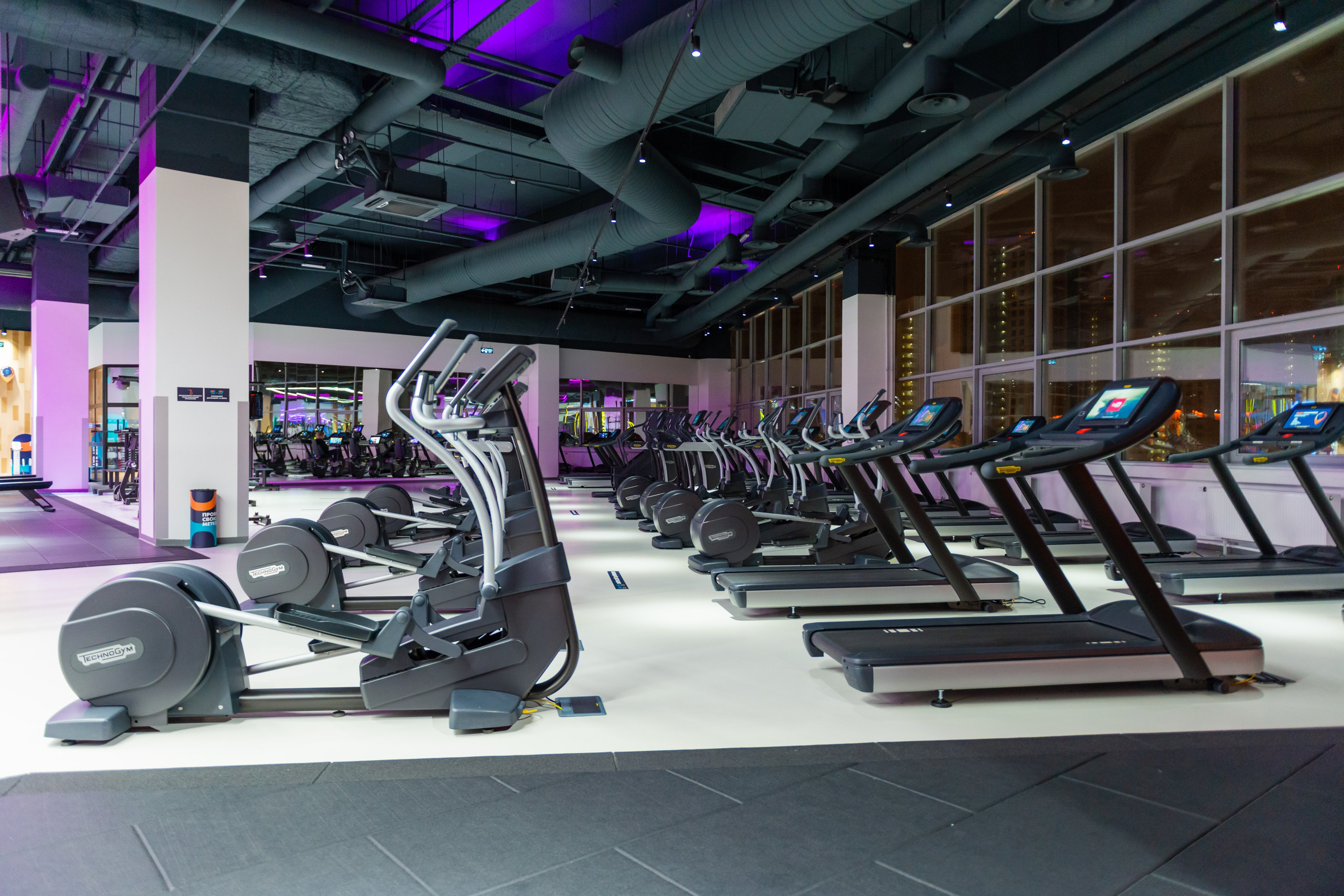 Фитнес-клуб DDX Fitness в ТЦ Июнь Мытищи. ФОТОГРАФ МЕКСИКА КИНТАНА-РОО