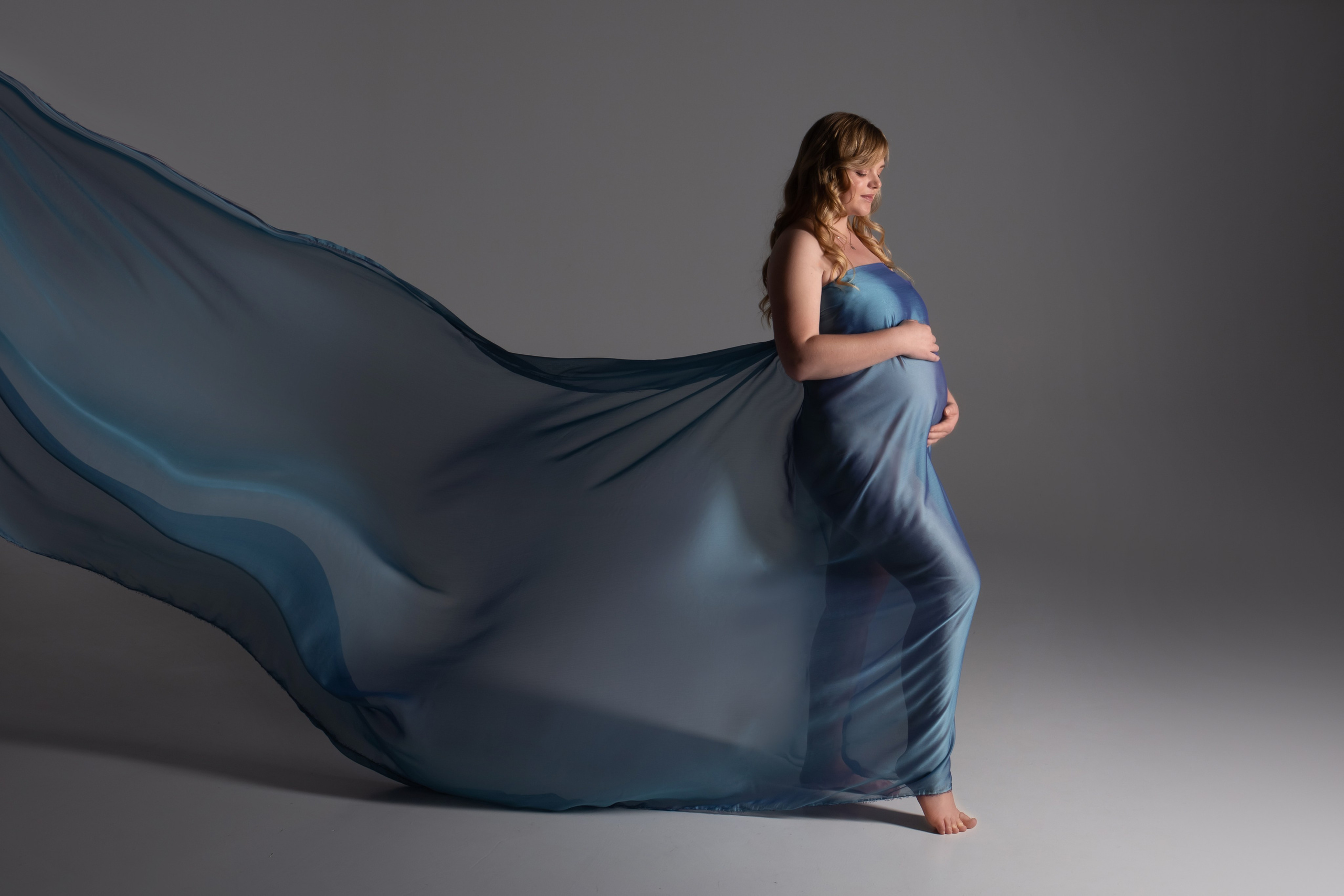 Photo shoot in minimalist style. Professional photographer in Spain