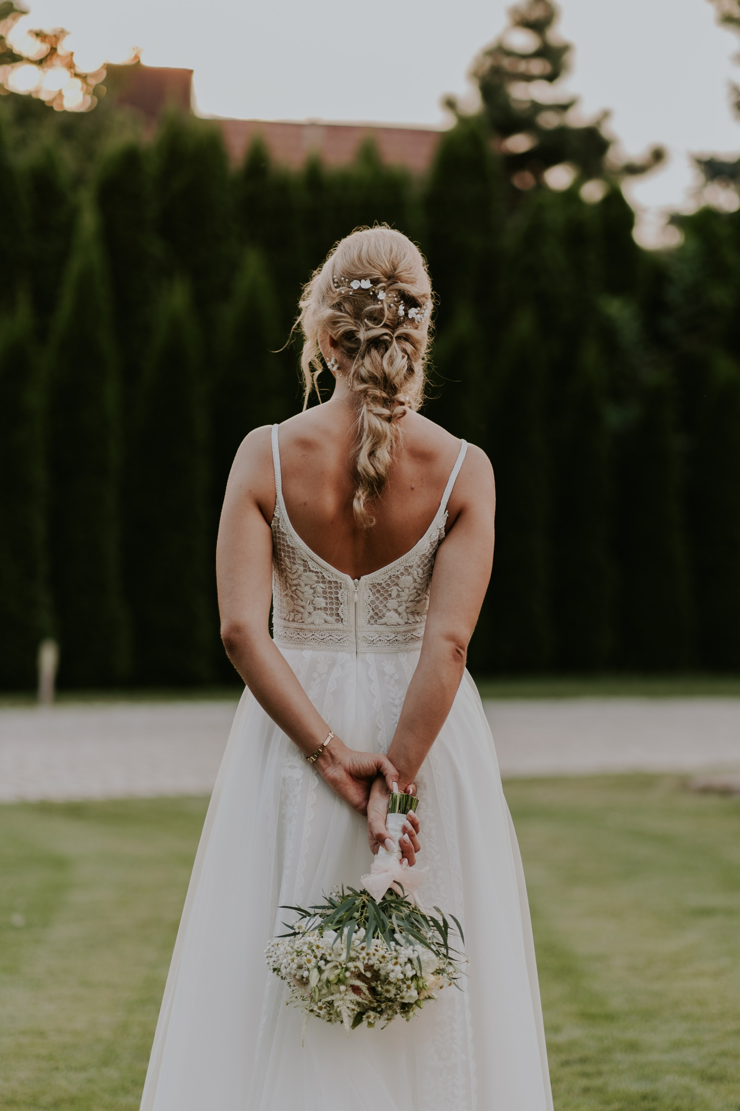 Dwór Wierzbno: plenerowy ślub pod wierzbą. Karkowskafoto - fotografia miłości