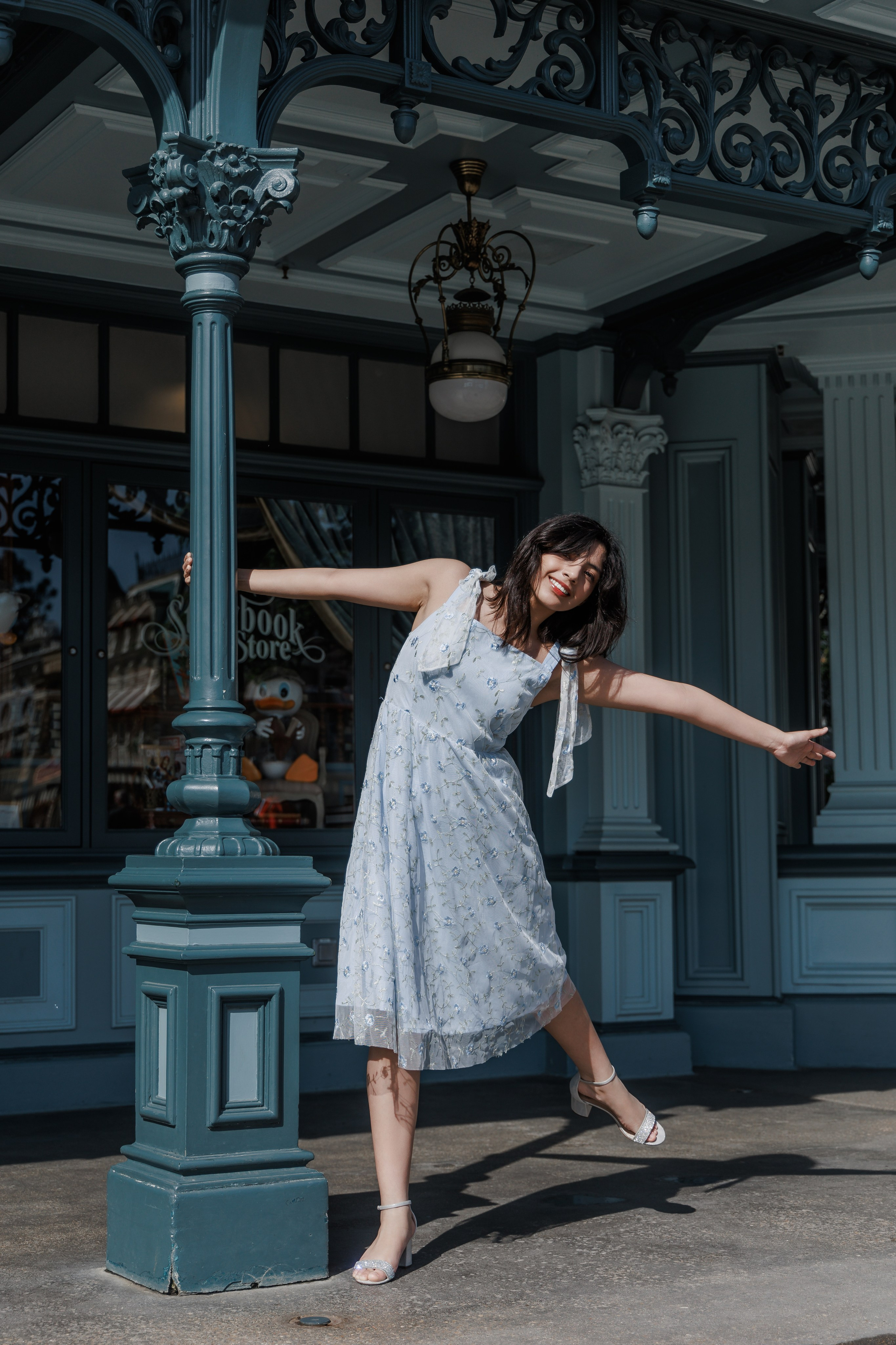 Magical Solo Photoshoot in Disneyland: Photos & Reels. Photographe à Paris