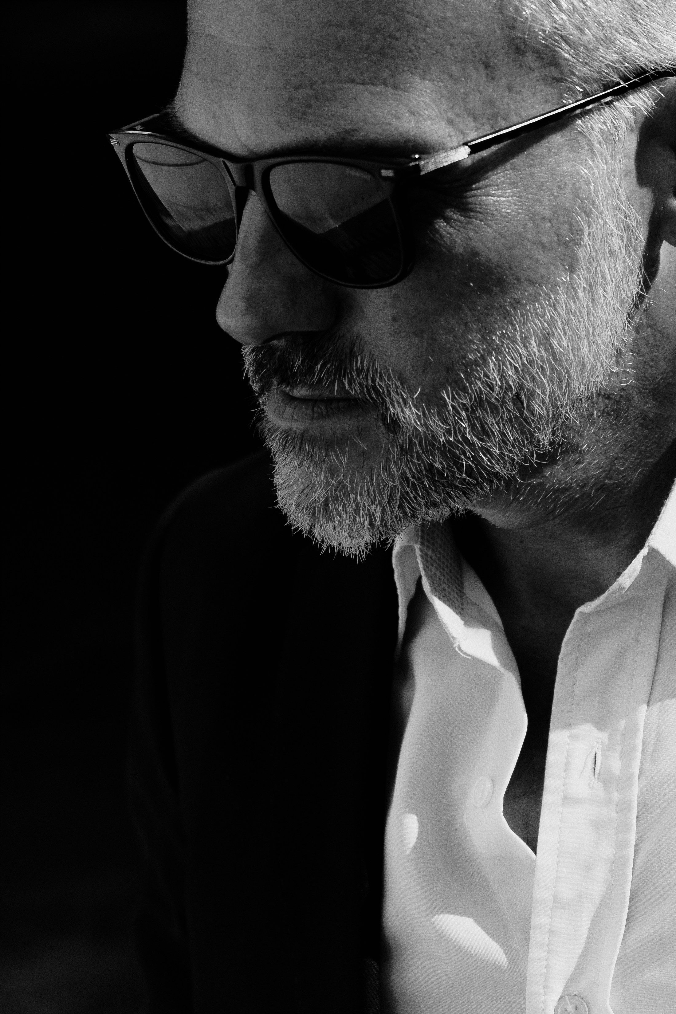 Портретная фотосессия музыканта Robert Skarsbakk в старом городе Аликанте для обложки альбома — Фотограф Андрей Луковников