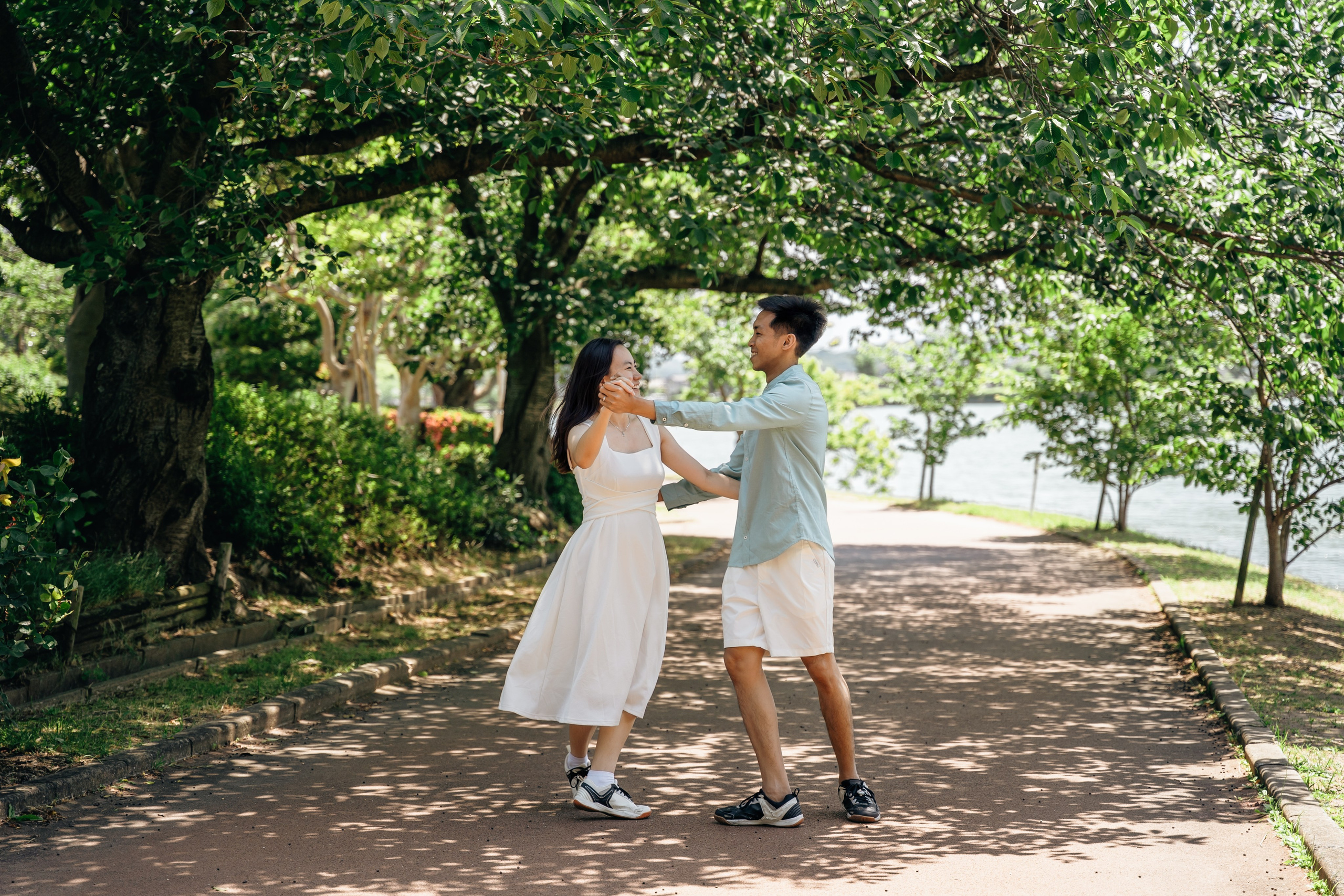 Fukuoka Couple Photoshoot: Roses, Totoro Forest & Sunset Love Story