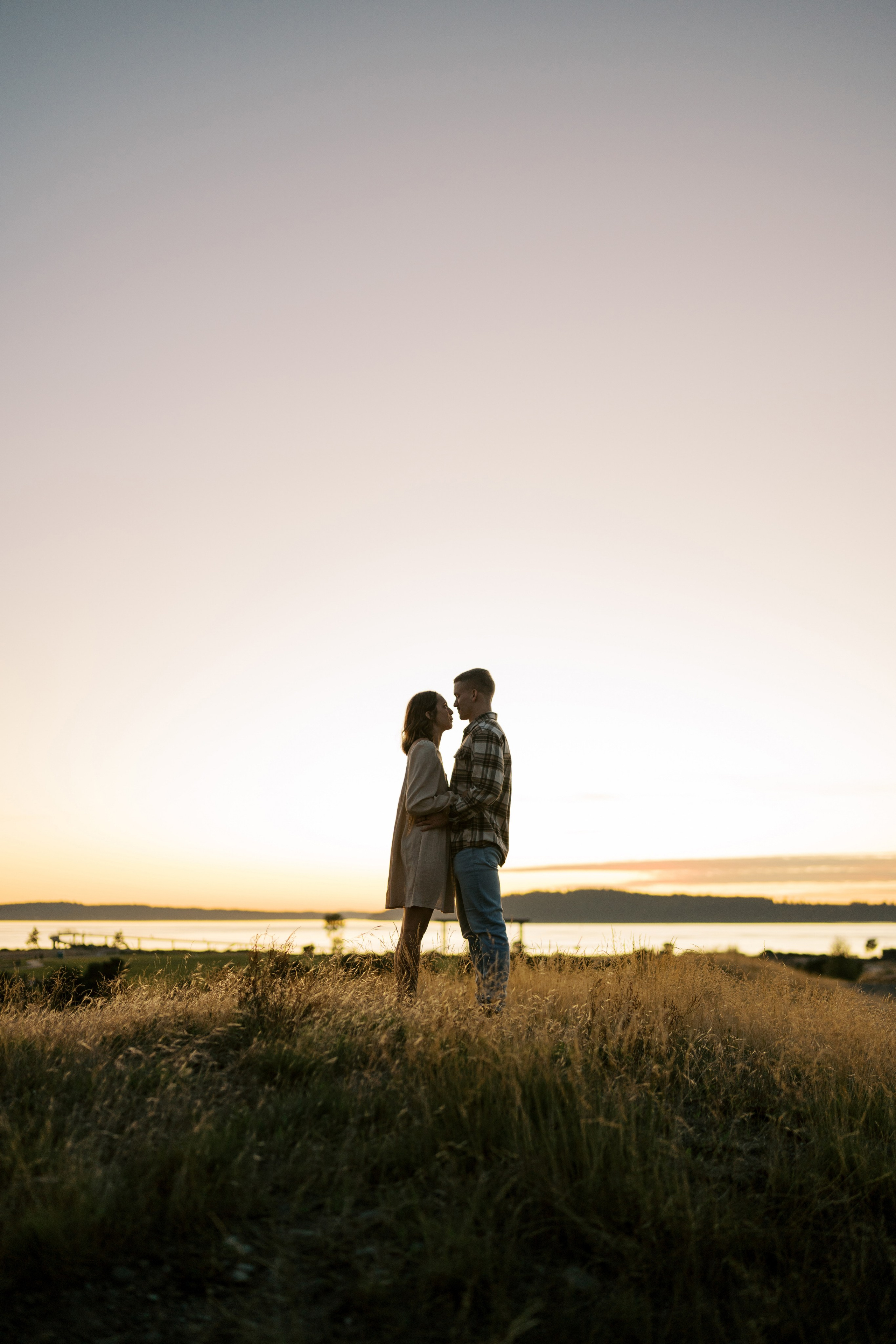 A story of incredible love at sunset. September 2024. Tacoma, Chambers Bay Golf Course. EVAN ARISTOV WEDDING PHOTOGRAPHY — Seattle Wedding Photographer