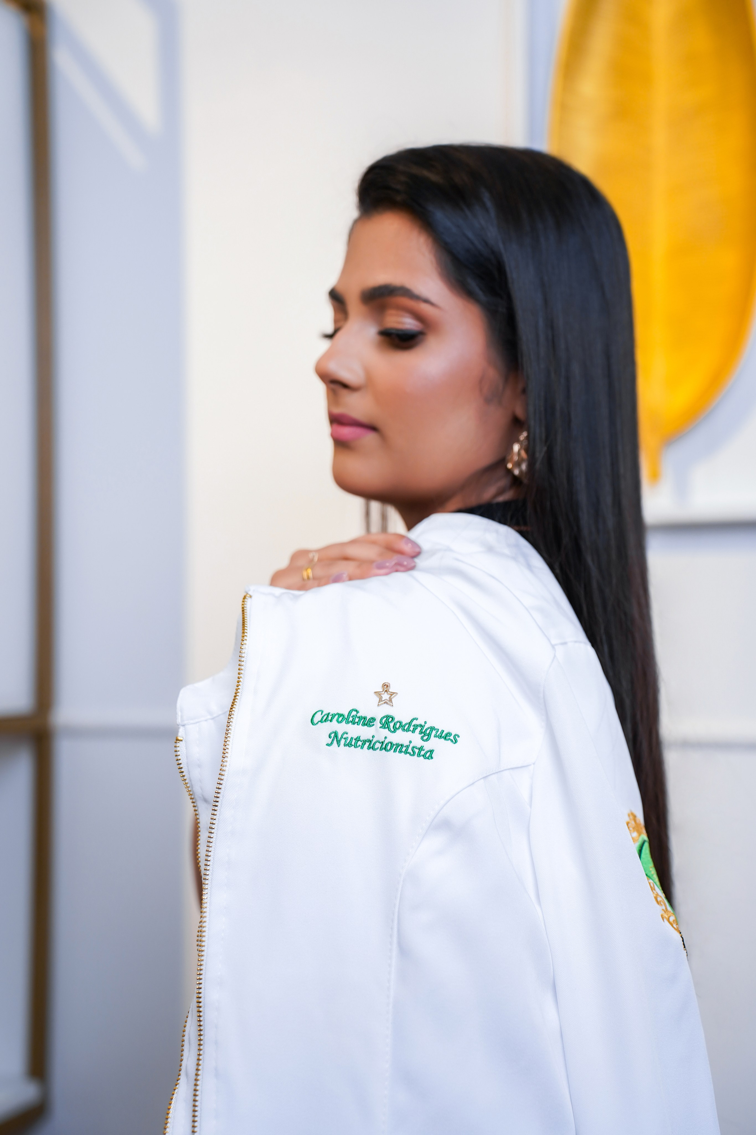 Institucionais. Início