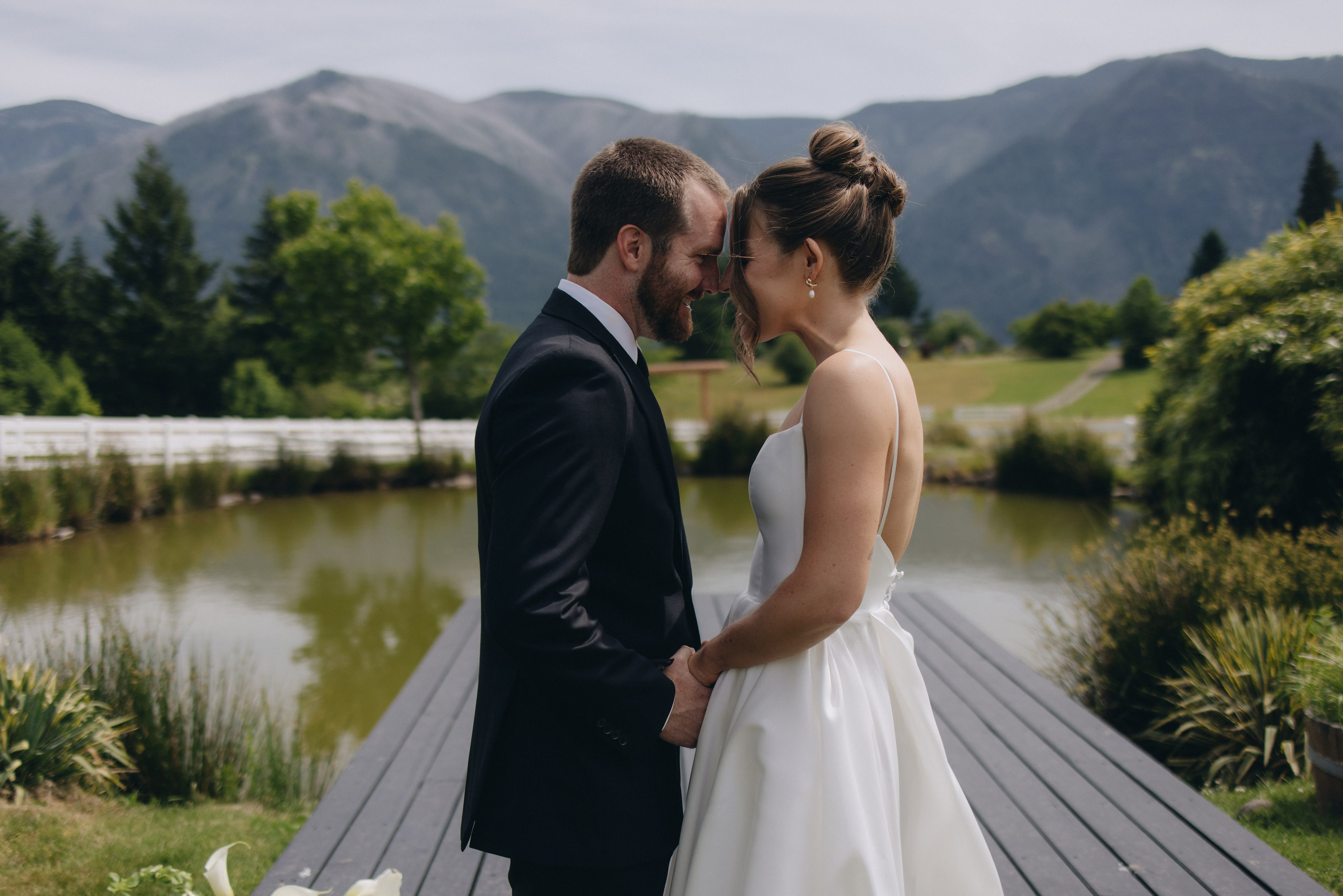 Wedding Shelby & Riley | Columbia River Gorge, WA | Georgy Shishkin Photography Photography. Portland Wedding Photographer | Authentic PNW Love Stories