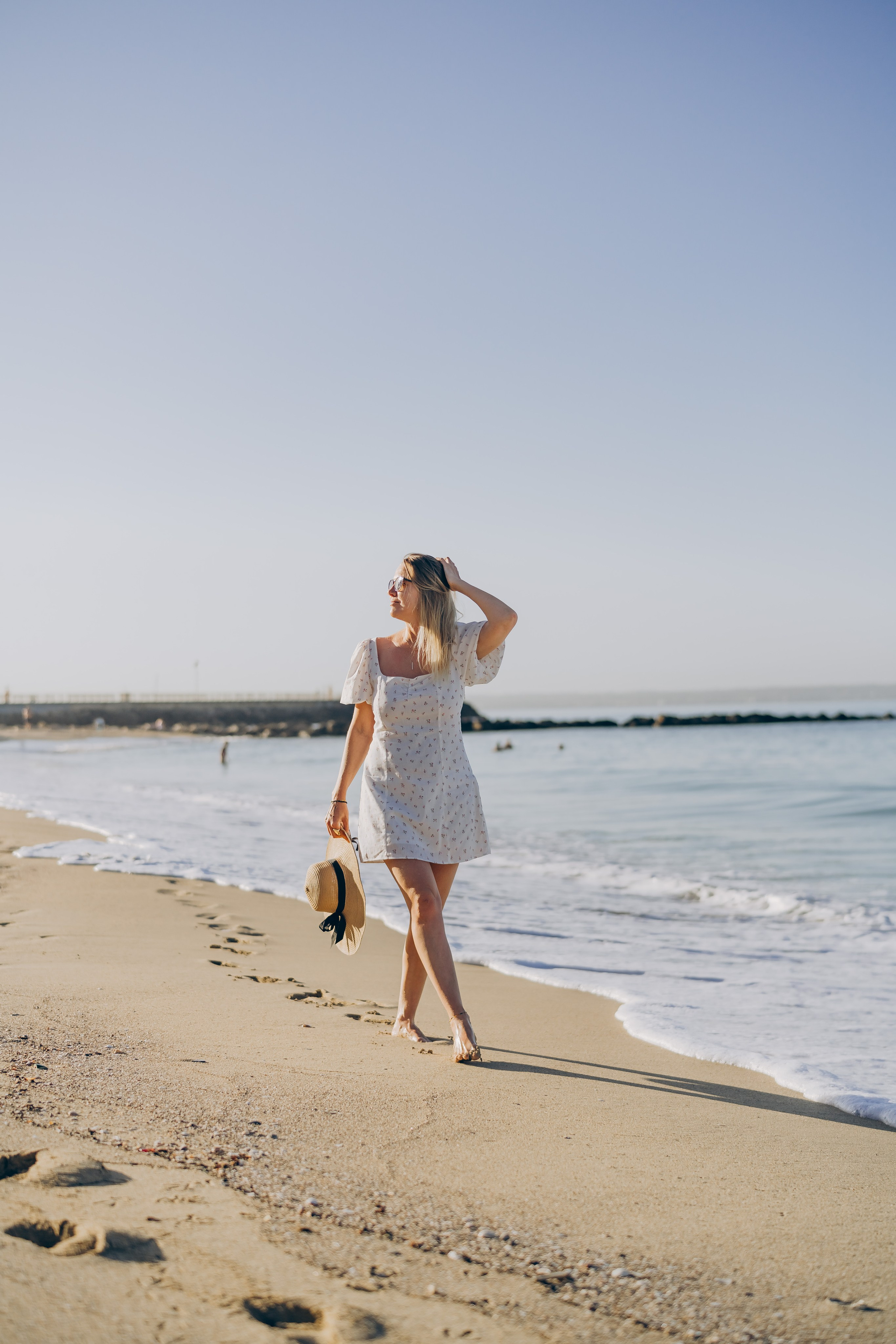 Jul on the beach in the morning. Фотограф у Пальма де Майорка