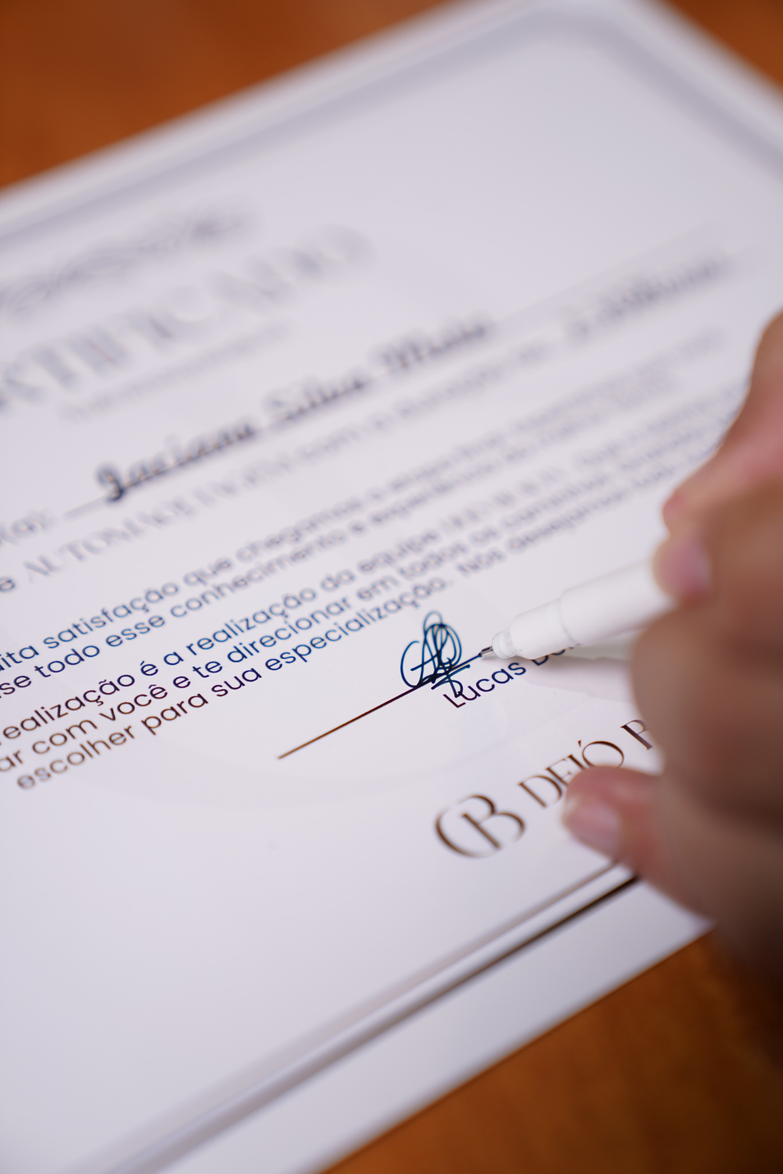 Institucionais. Início