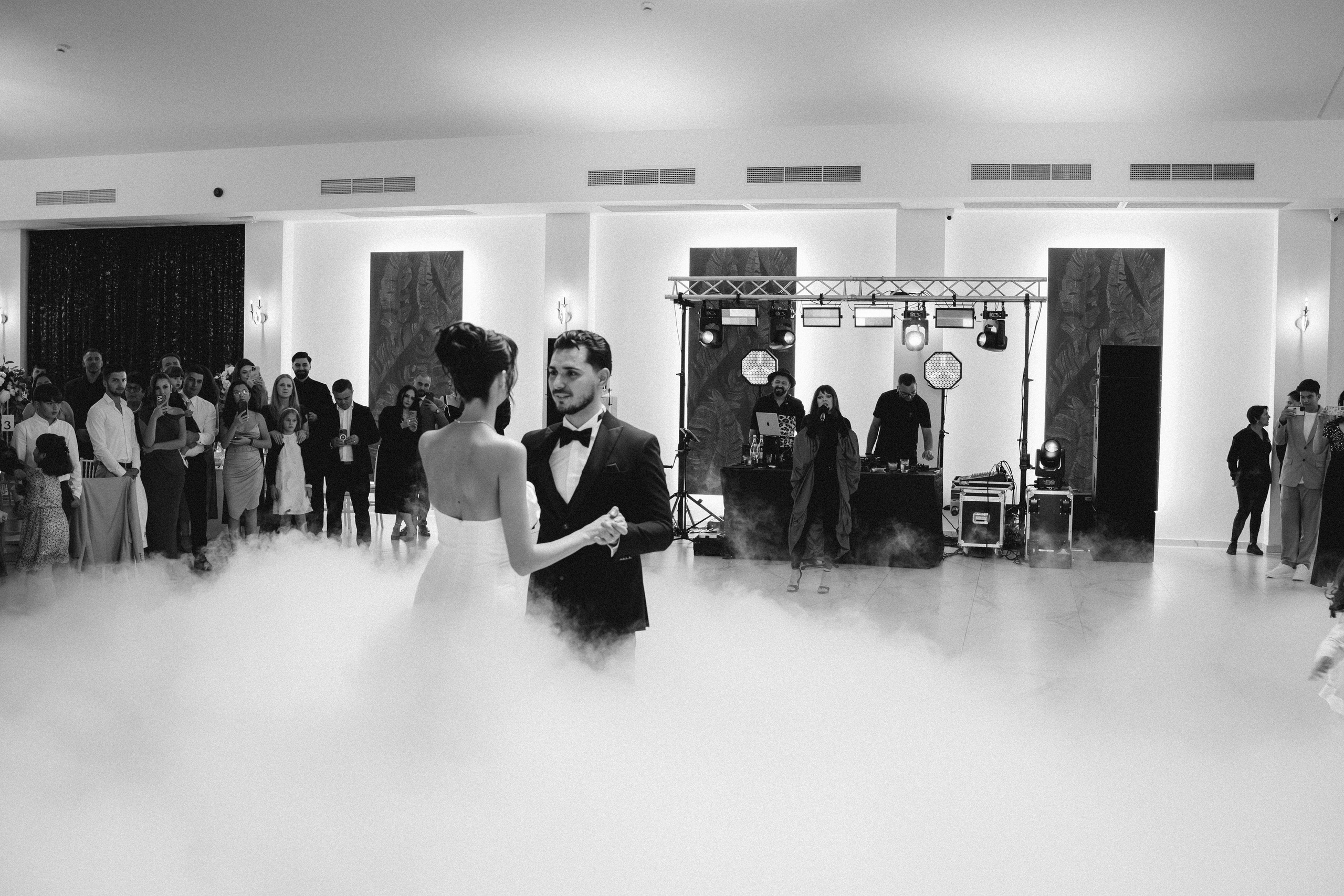 Povestea de nuntă a lui Anca și Dragoș în Bacău | Fotografie de Eveniment. Raw Studio. Fotograful tau de nunta!