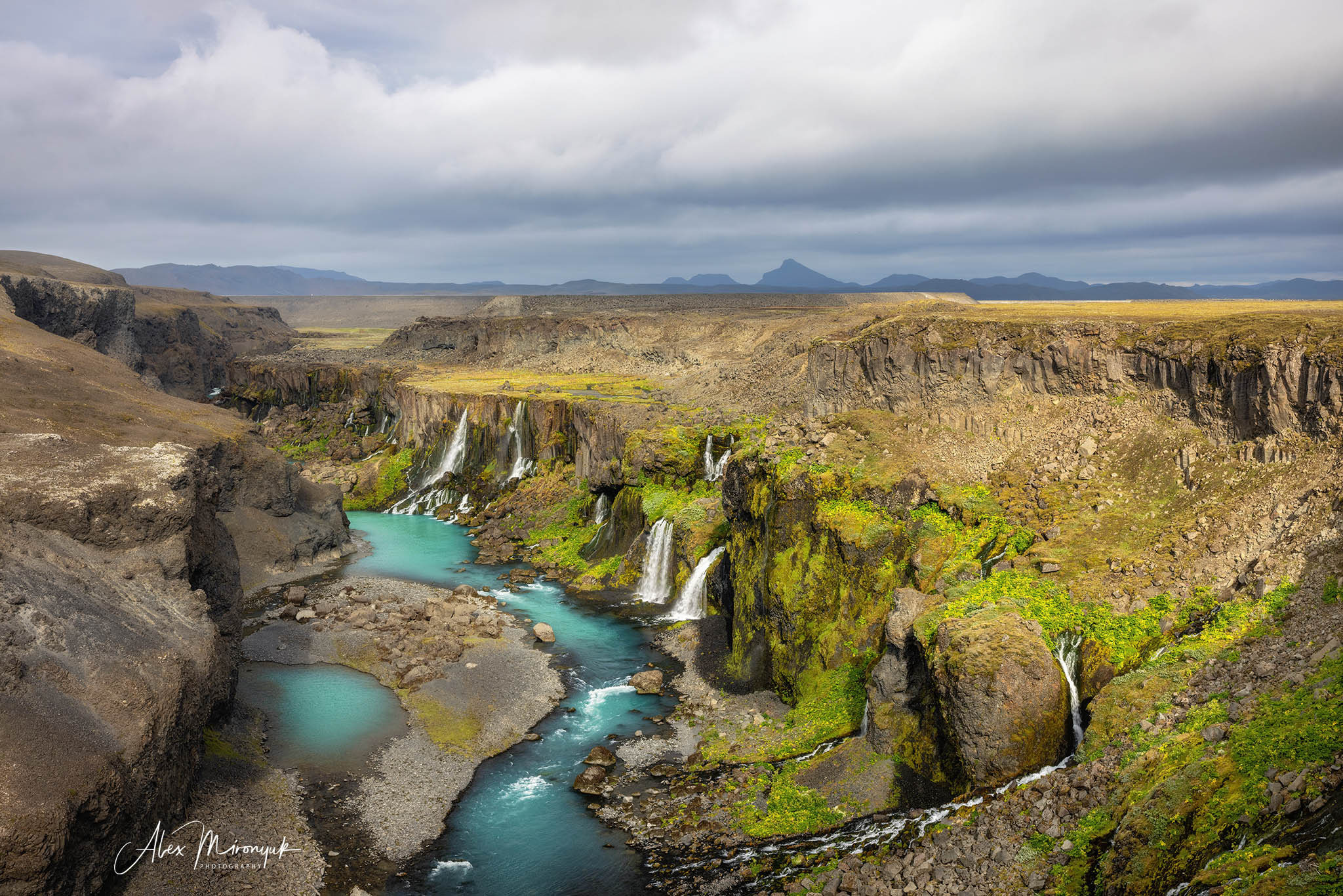 All Colors Of Iceland. Pet, Senior, Landscape, portrait studio, photographer in Miami and Sou