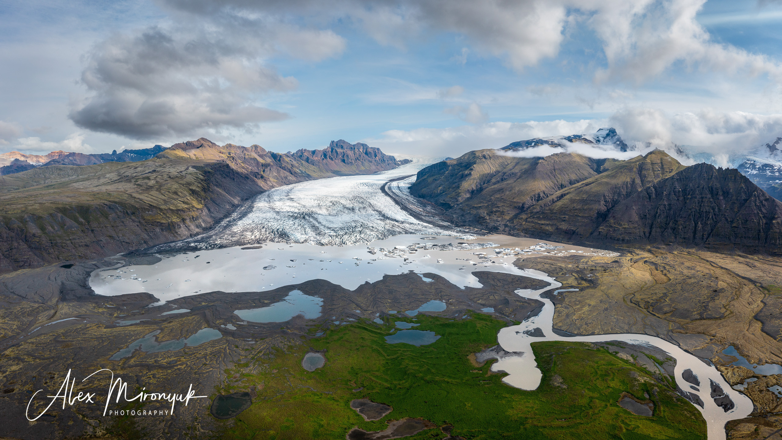 All Colors Of Iceland. Pet, Senior, Landscape, portrait studio, photographer in Miami and Sou