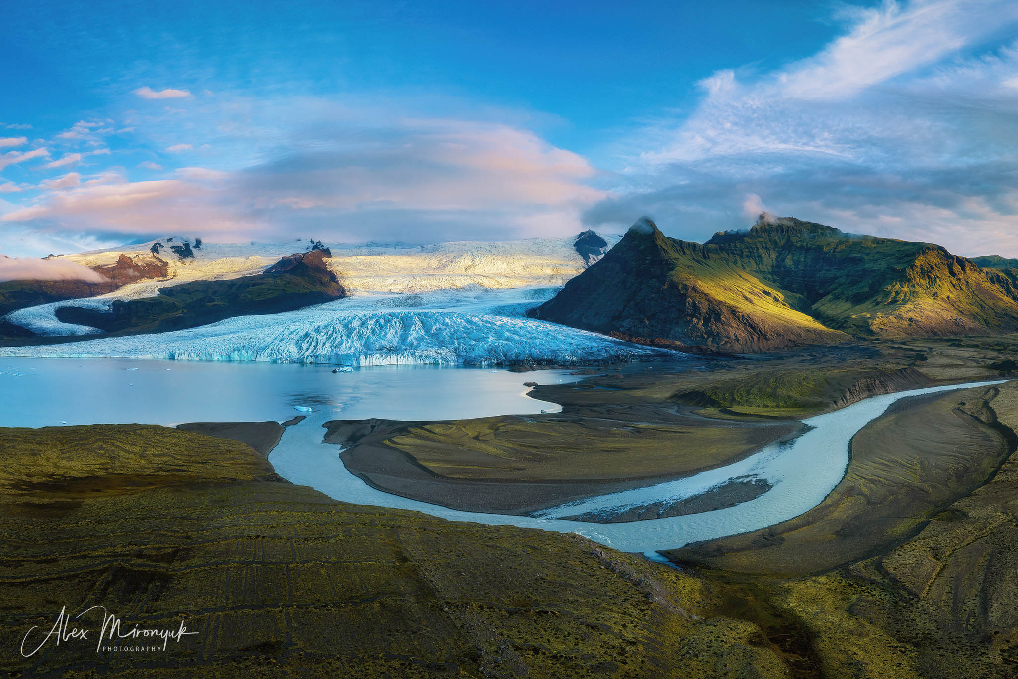 All Colors Of Iceland. Pet, Senior, Landscape, portrait studio, photographer in Miami and Sou