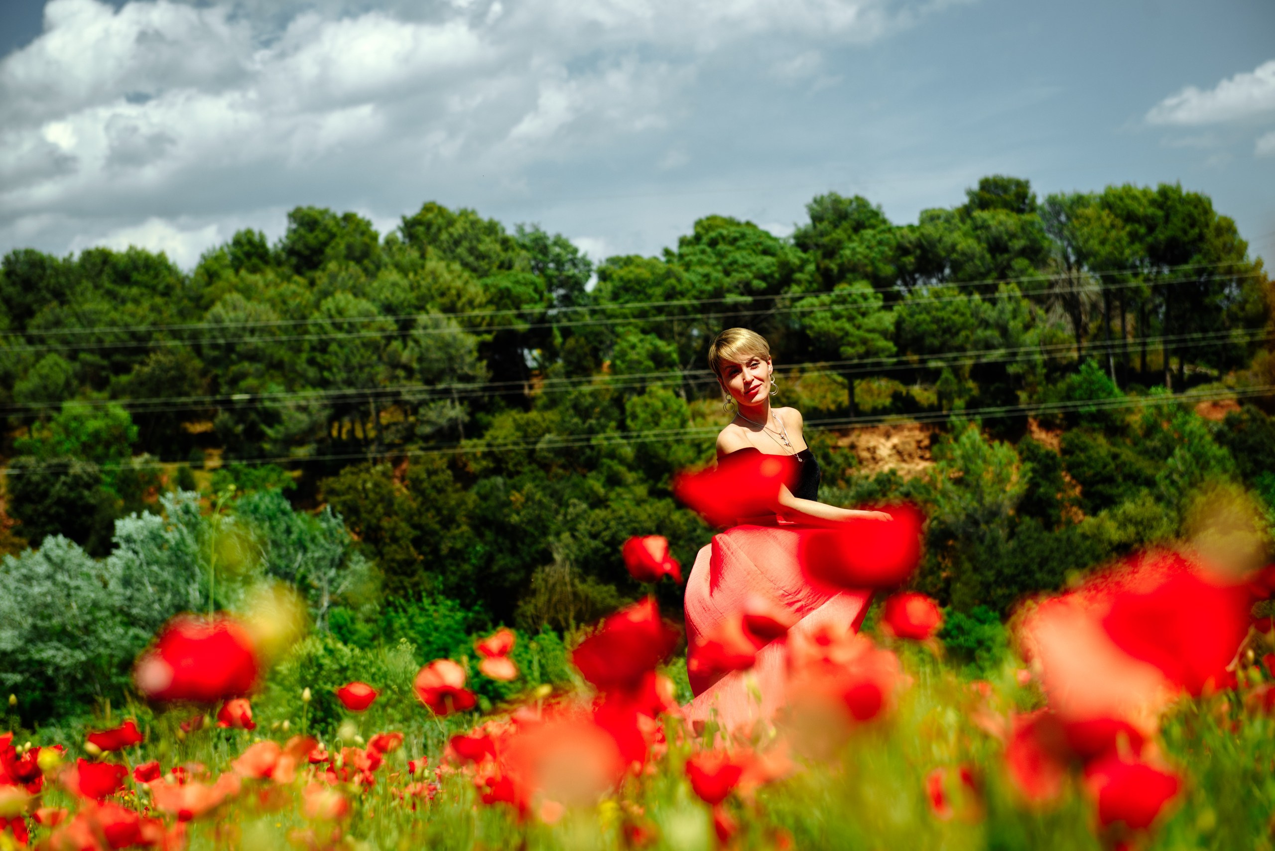 Olga Campos flores rojos. Фотограф Екатерина Гасанова — фотосессии в Барселоне