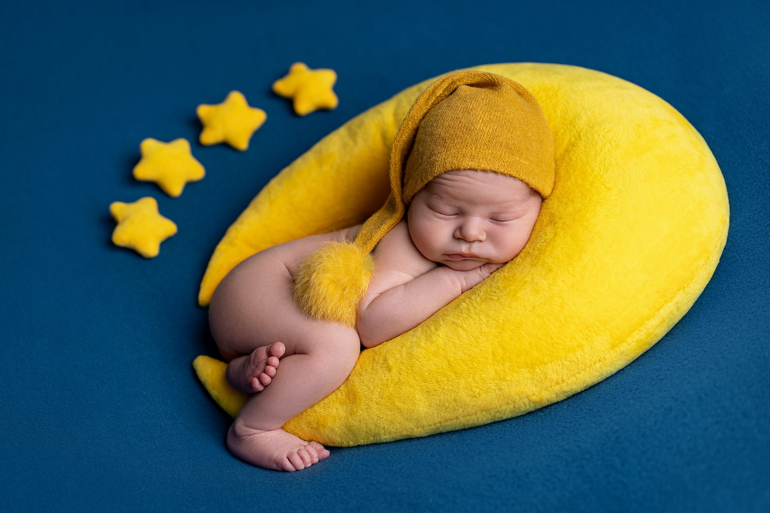 Neugeborenenfotos in Berlin – Studio oder bei Ihnen zu Hause