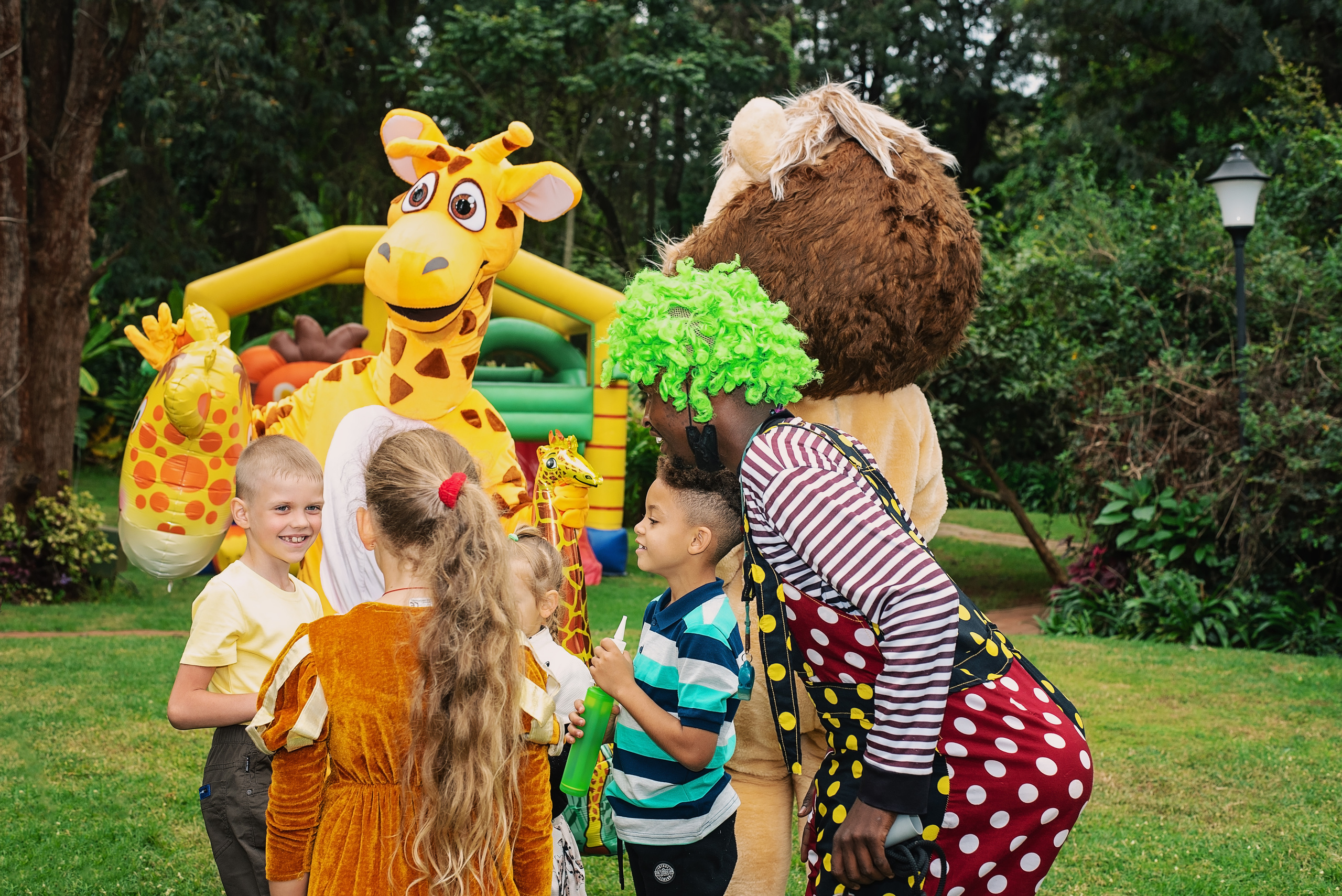 Birthday party 8 years boys and girls with clown