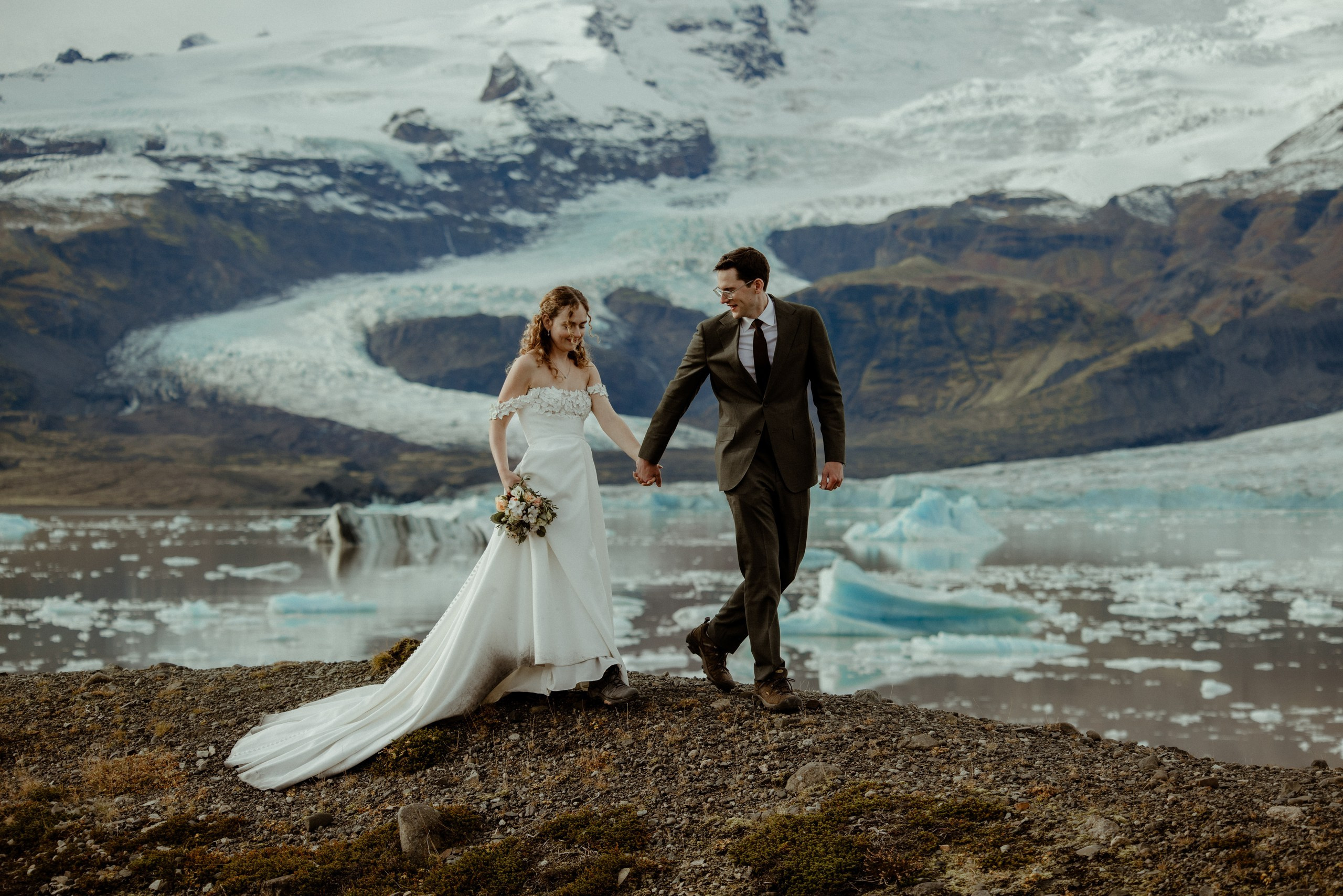 What to pack for Iceland elopement: ultimate Iceland elopement packing list. Iceland elopement photographer & videographer