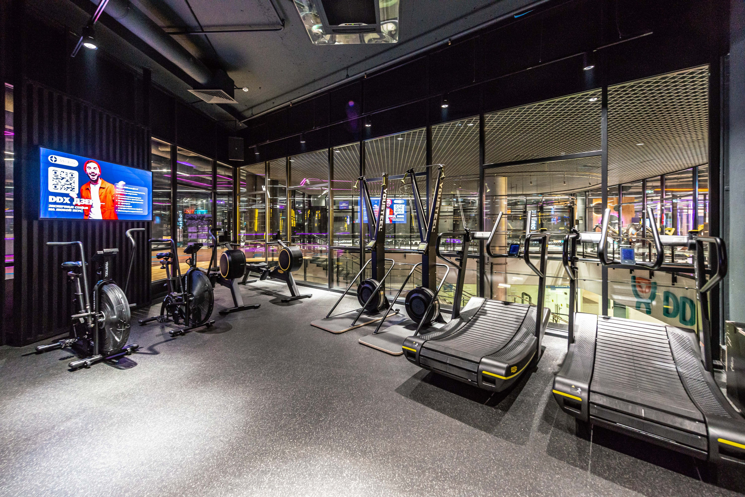 Фитнес-клуб DDX Fitness в Б. Овчинниковском переулок. ФОТОГРАФ МЕКСИКА КИНТАНА-РОО
