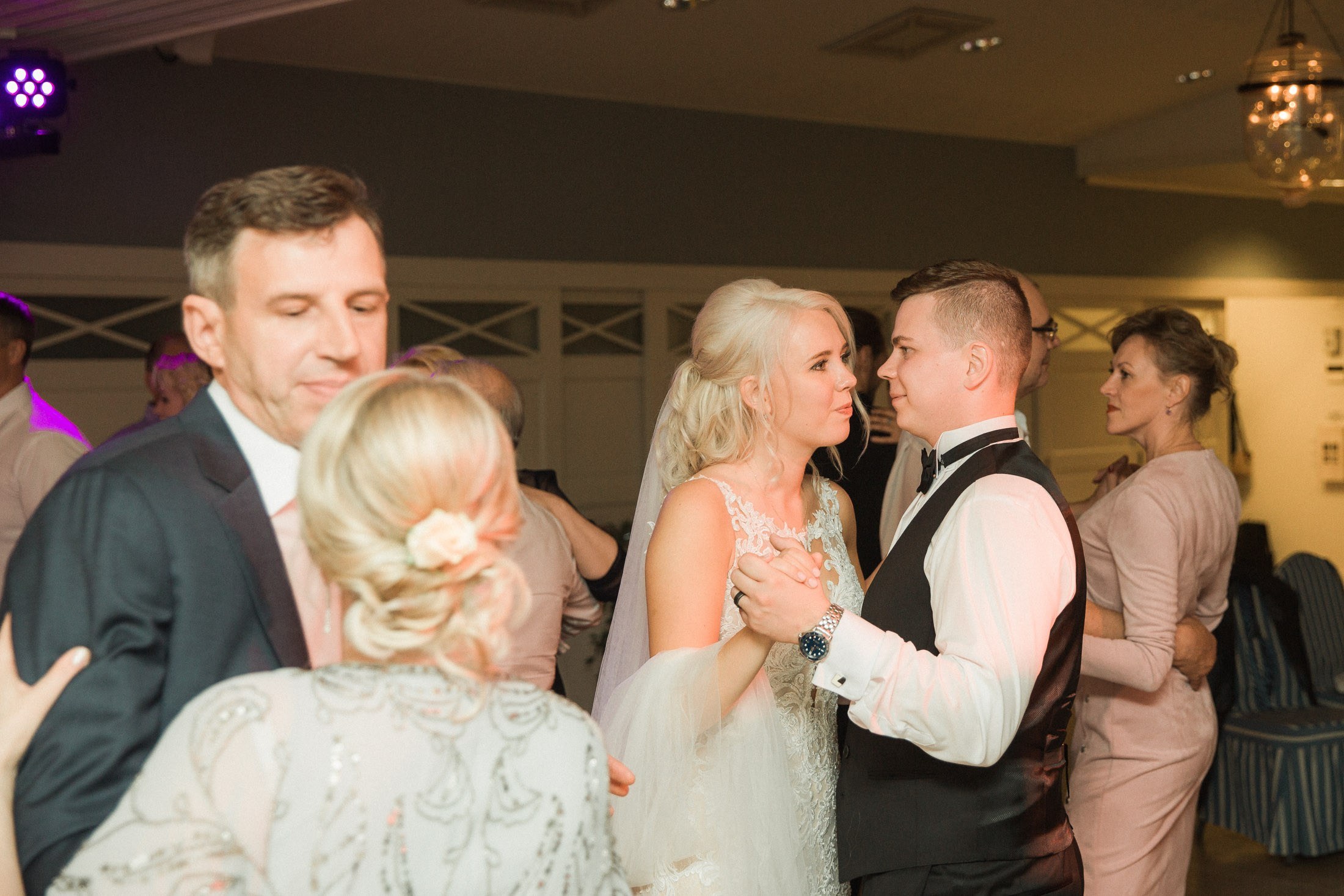 Hääkuvaaja Porvoo | Hääkuvaus Villa Haikko