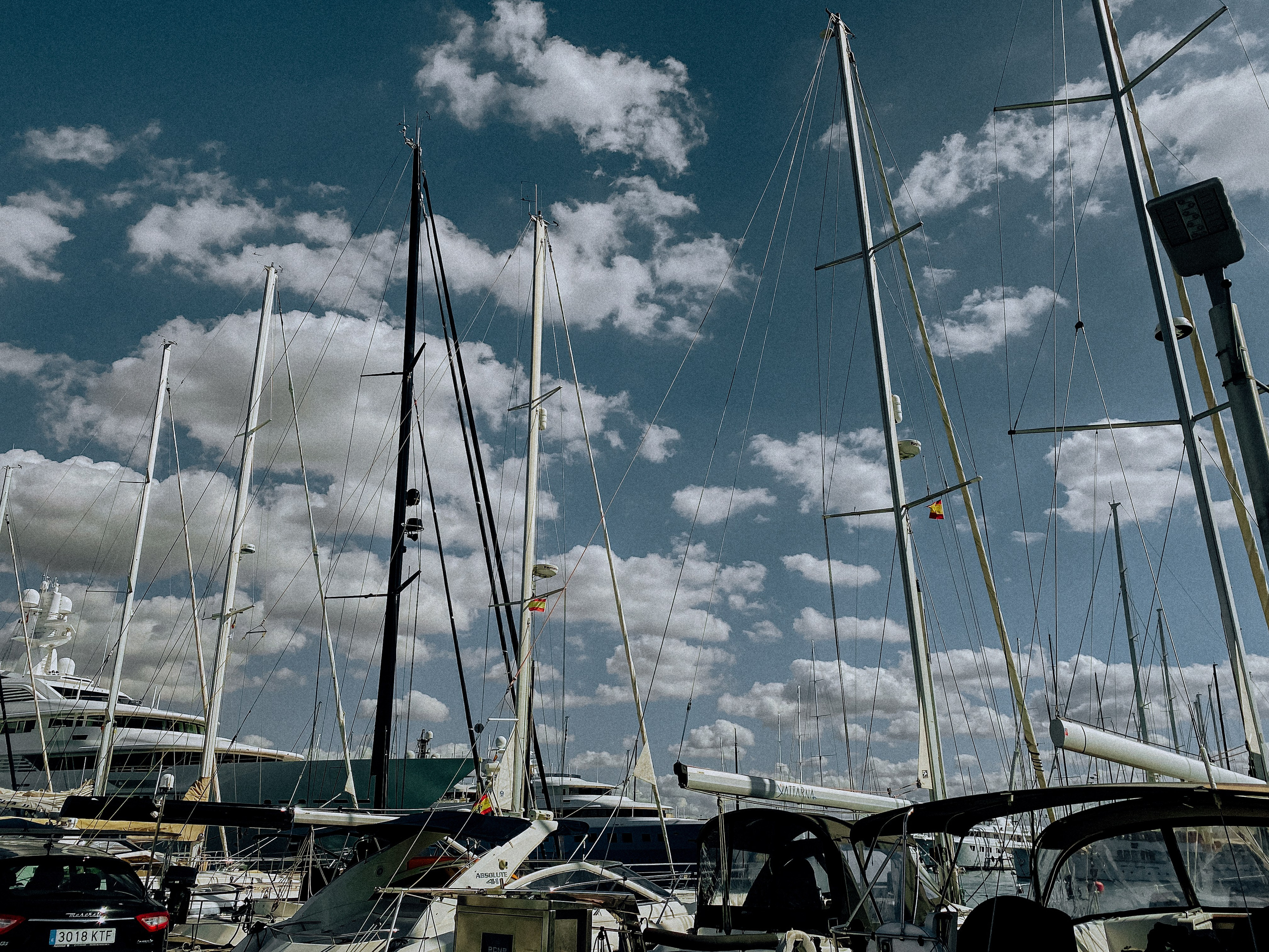 SERVICE. Portrait photographer in Europe. Aurora Balear in Balearic Islands, woman portrait photographer. Work in Spain