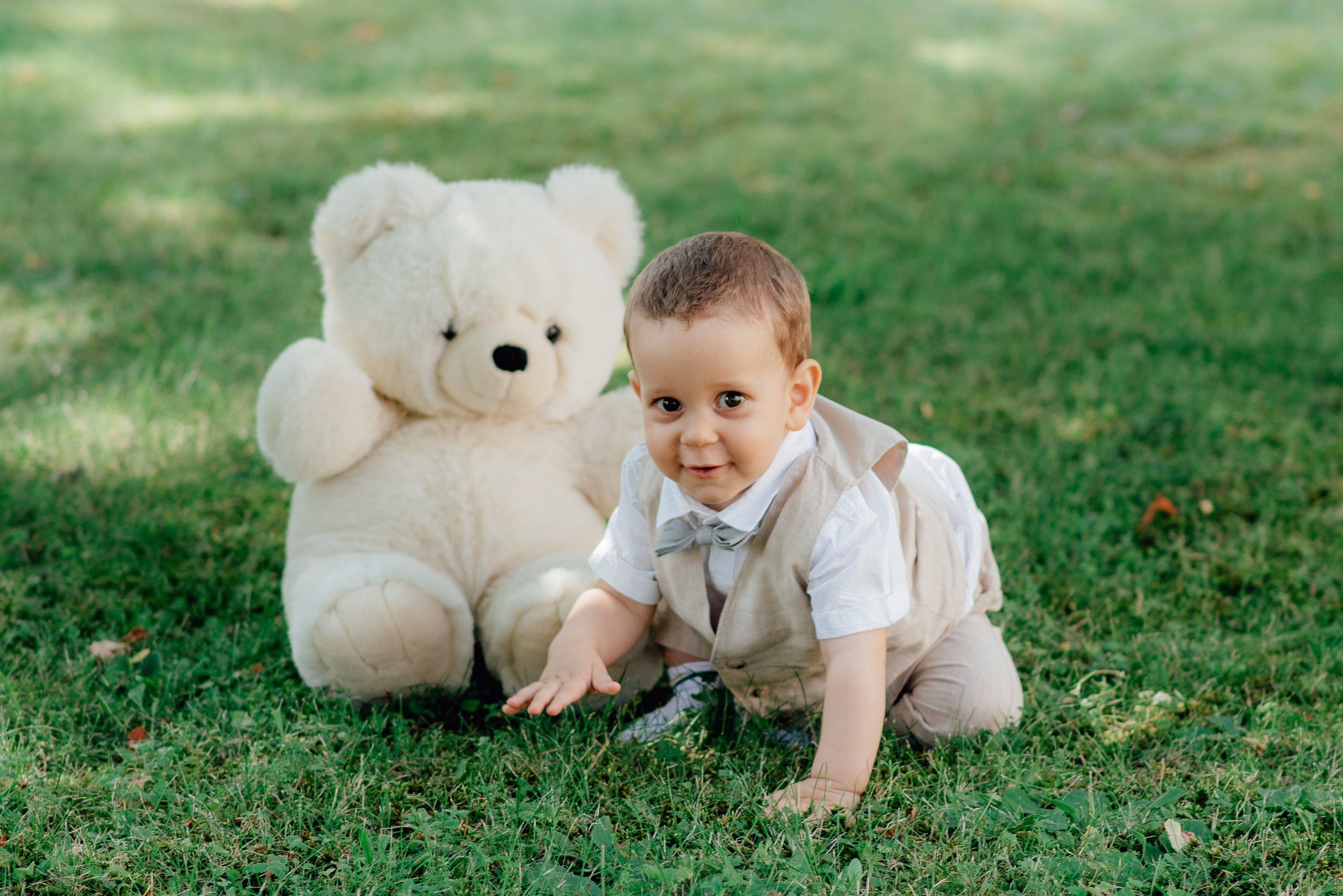 Krikštynos, krikštas, krikštynų fotosesija, ceremonija, bažnyčia krikštynų pasiruošimo fotografavimas. Krikštynų fotografas Vilnius Trakai kaina krikštynų fotografavimas fotografė personal.lt photogrpahy kainos šeima, vaikai profesionali natūrali meninė reportažinė klasikinė fotosesija, krikštynų fotosesija gamtoje