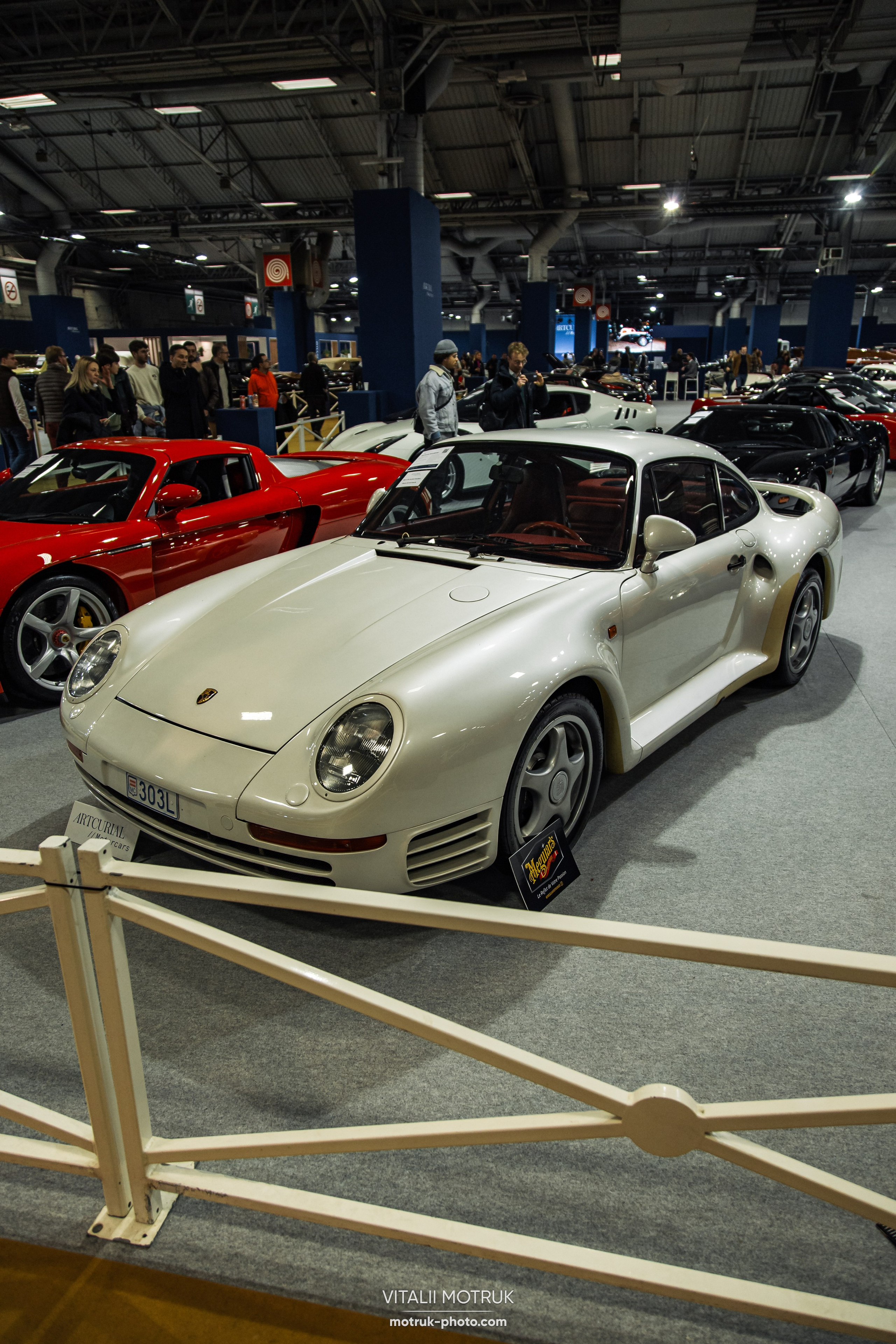 Retromobile 2023. Photographe de voitures à Paris — Vitalii Motruk