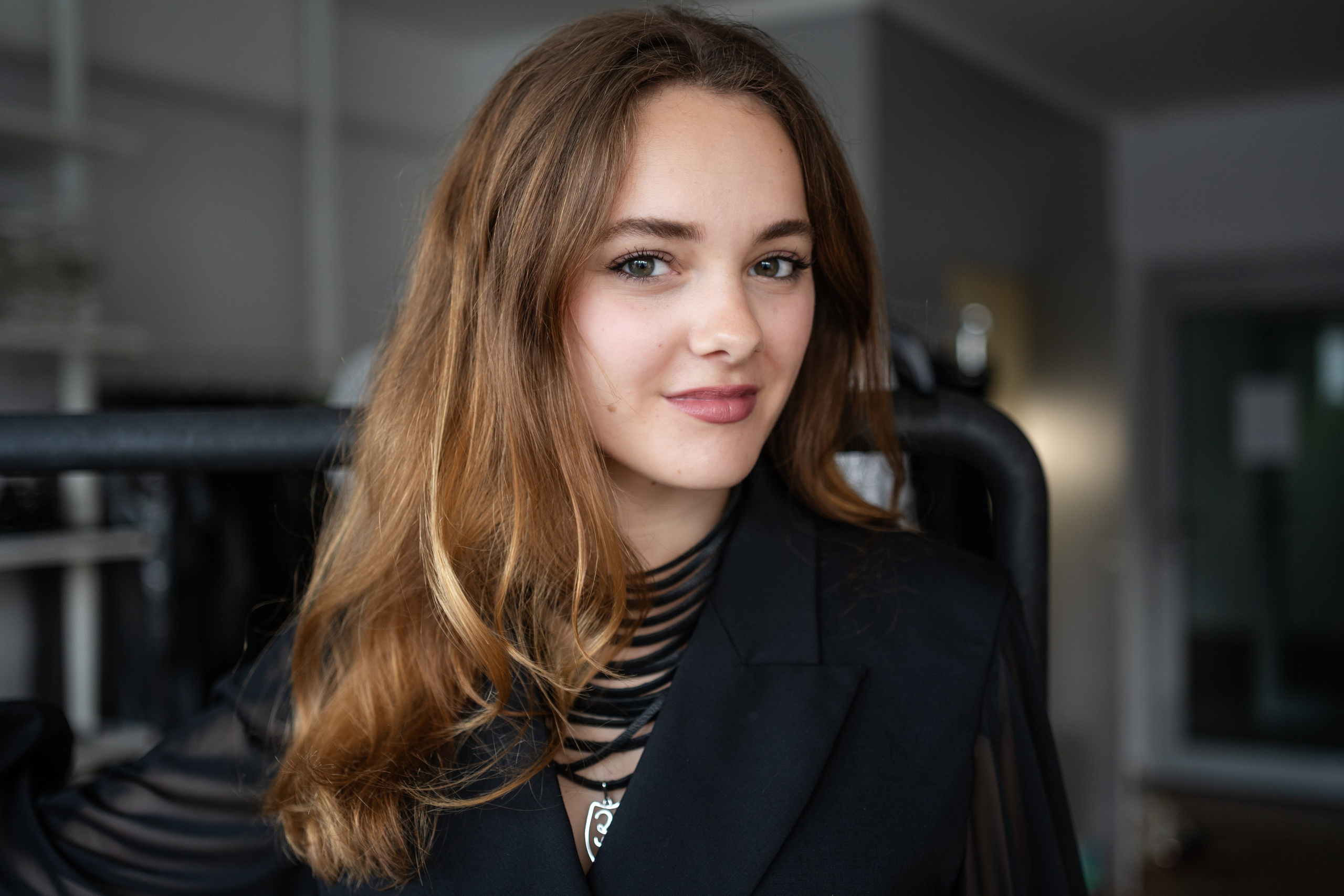 LOLA & OBLIQUE. Portrait photographer in Germany and all over Europe Mischa Blank