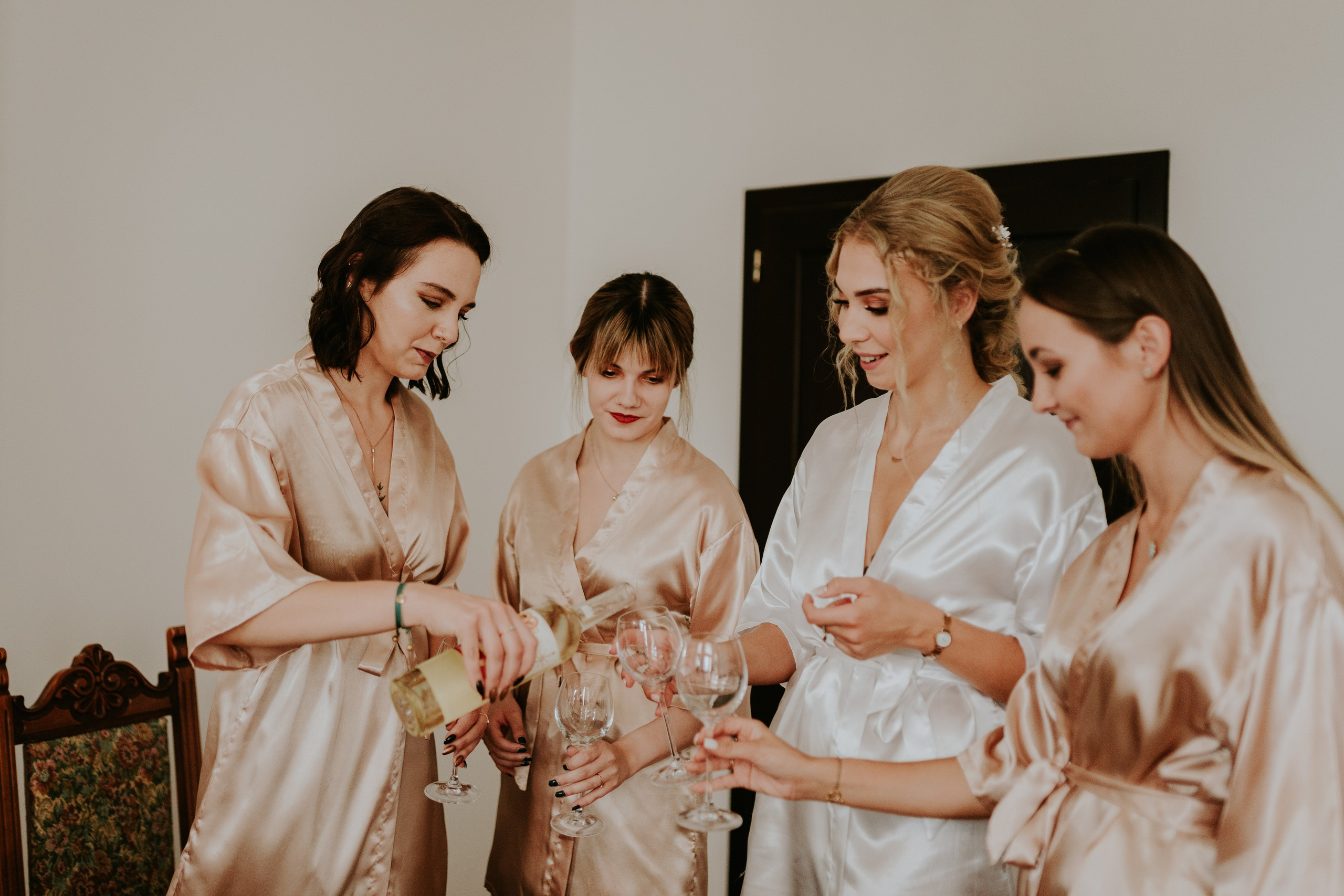 Dwór Wierzbno: plenerowy ślub pod wierzbą. Karkowskafoto - fotografia miłości