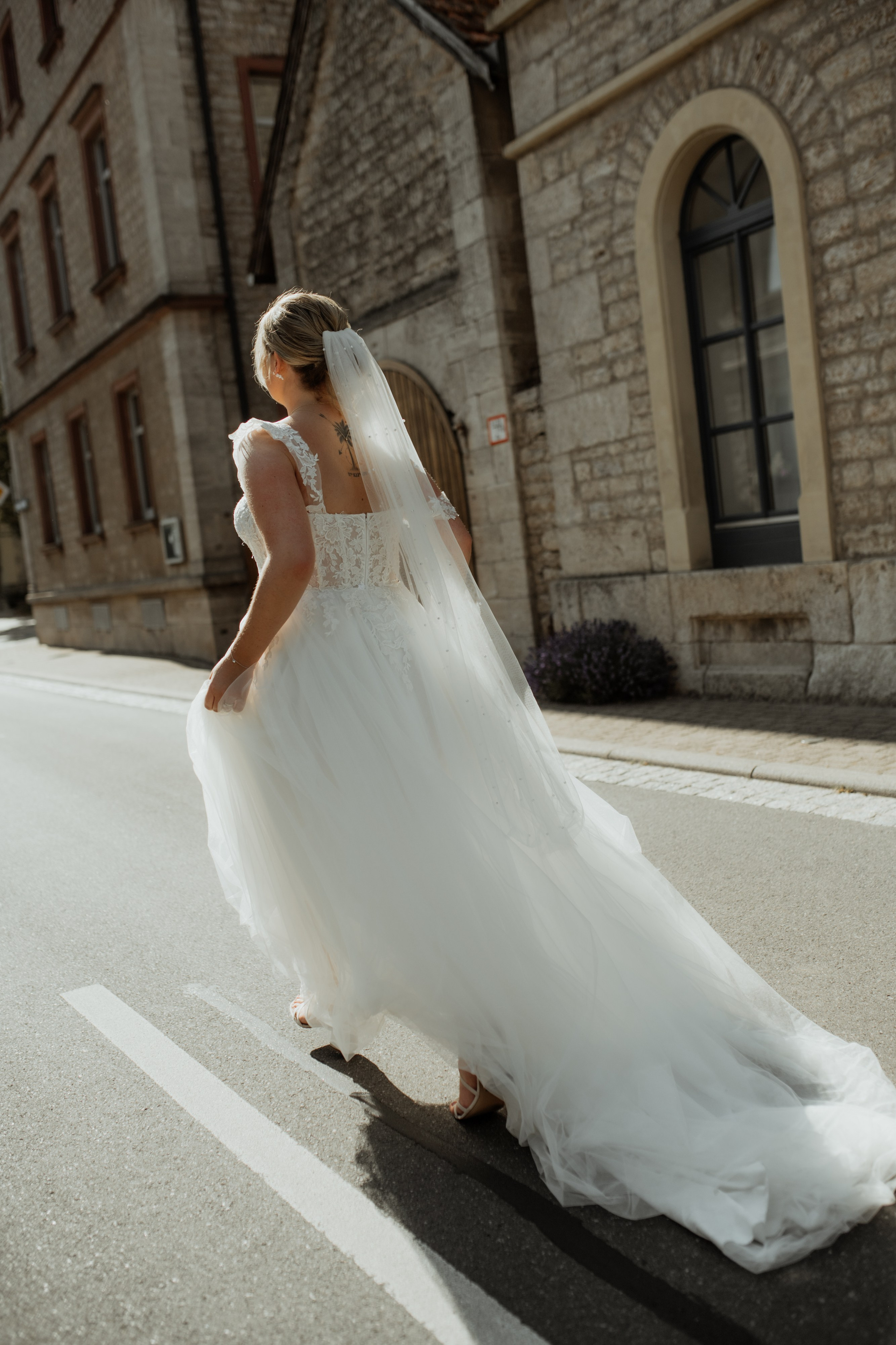 Freie Trauung Lara & Yannick | Landhaus Odaia | Fotograf Würzburg. Anna Saribekyan – Beste Hochzeitsfotografin in Würzburg, Top 10 in Deutschland