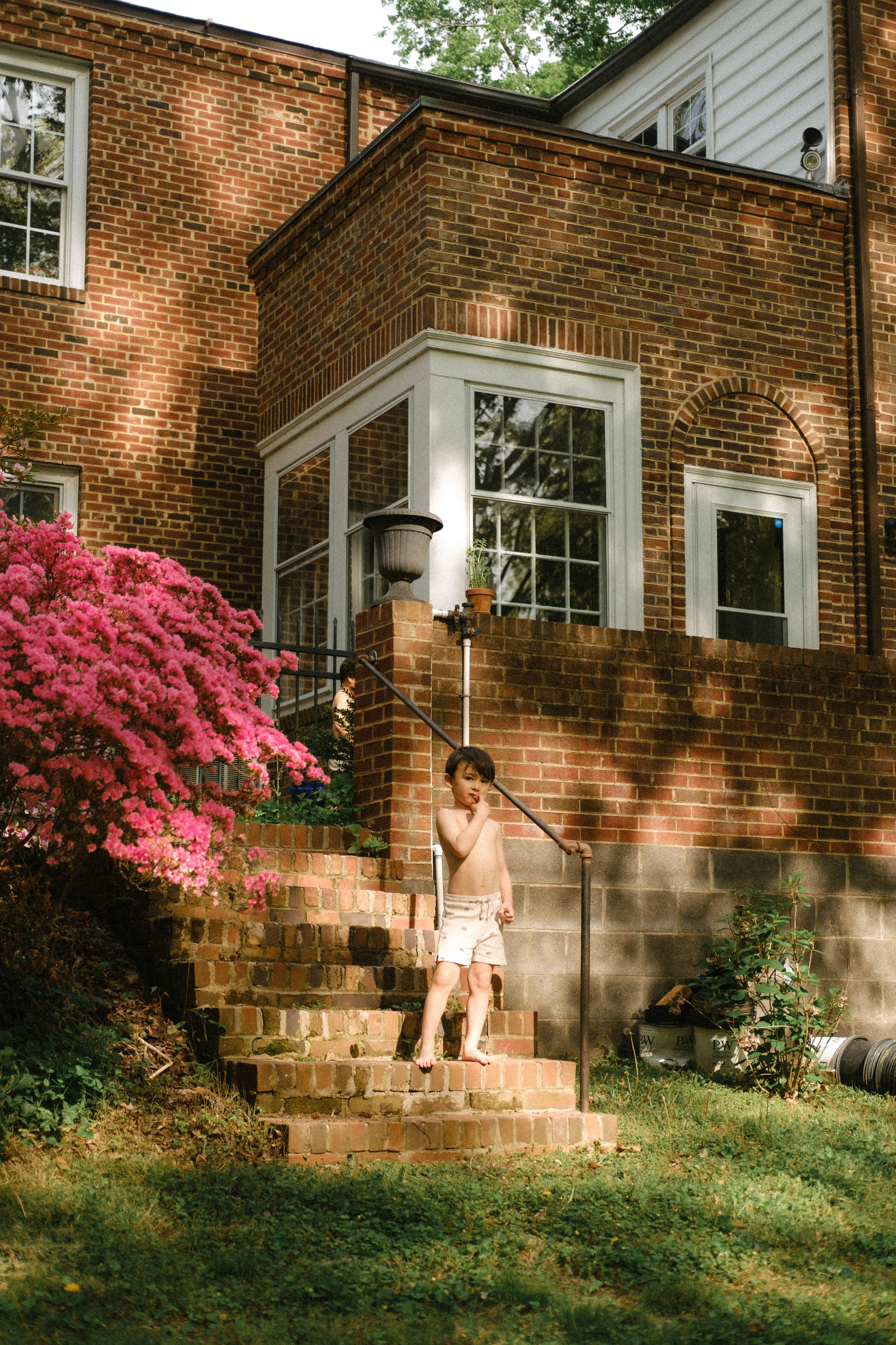 Cozy In-Home Family Photo Session in a Historic Richmond Victorian Home. Family Photographer Anna Dobrovolskaia | Richmond, VA