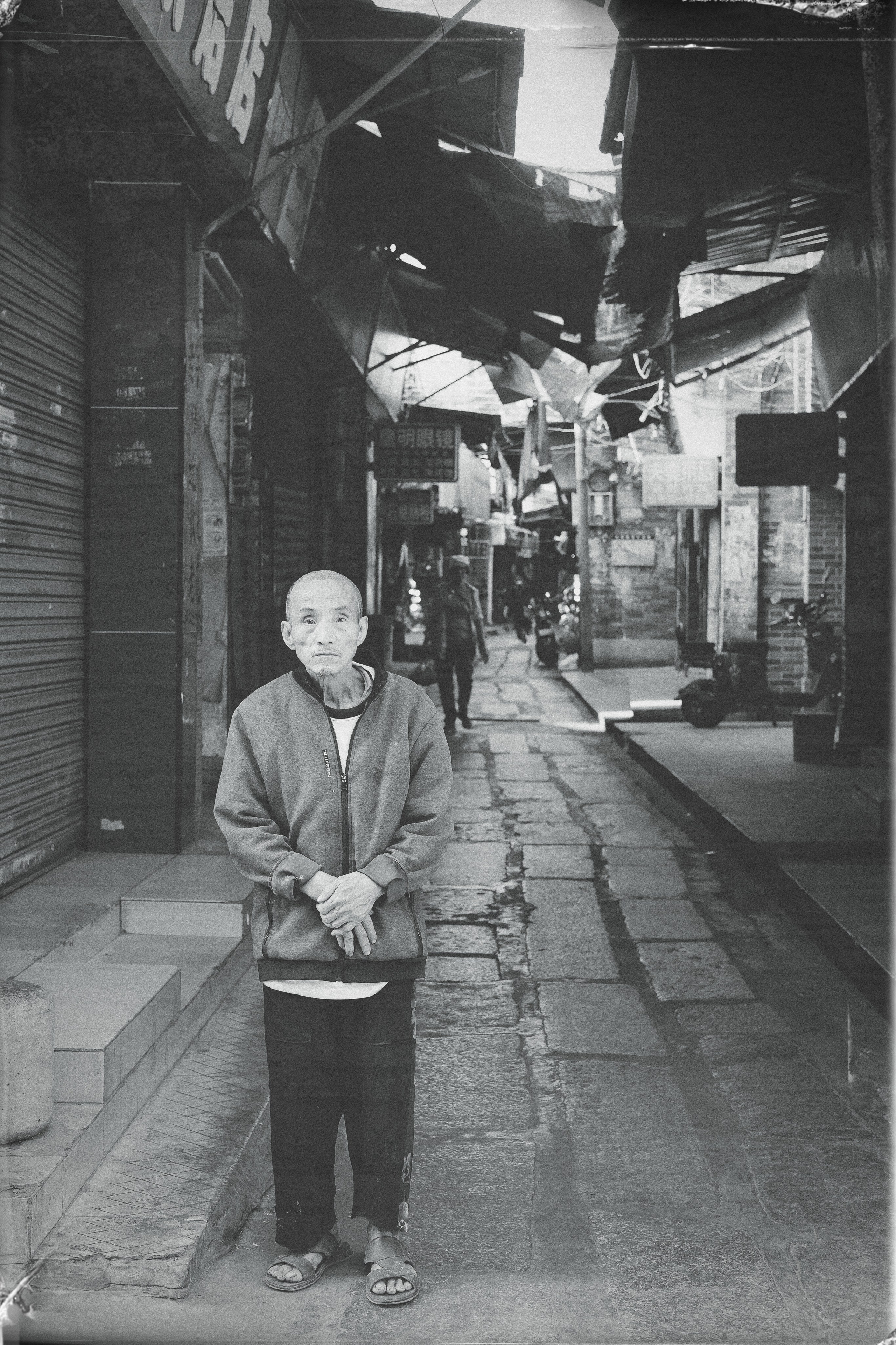 Street Black & White Photography | China in Black & White photographs. 中国街头摄影 | The Streets of China Through My Eyes | 深圳