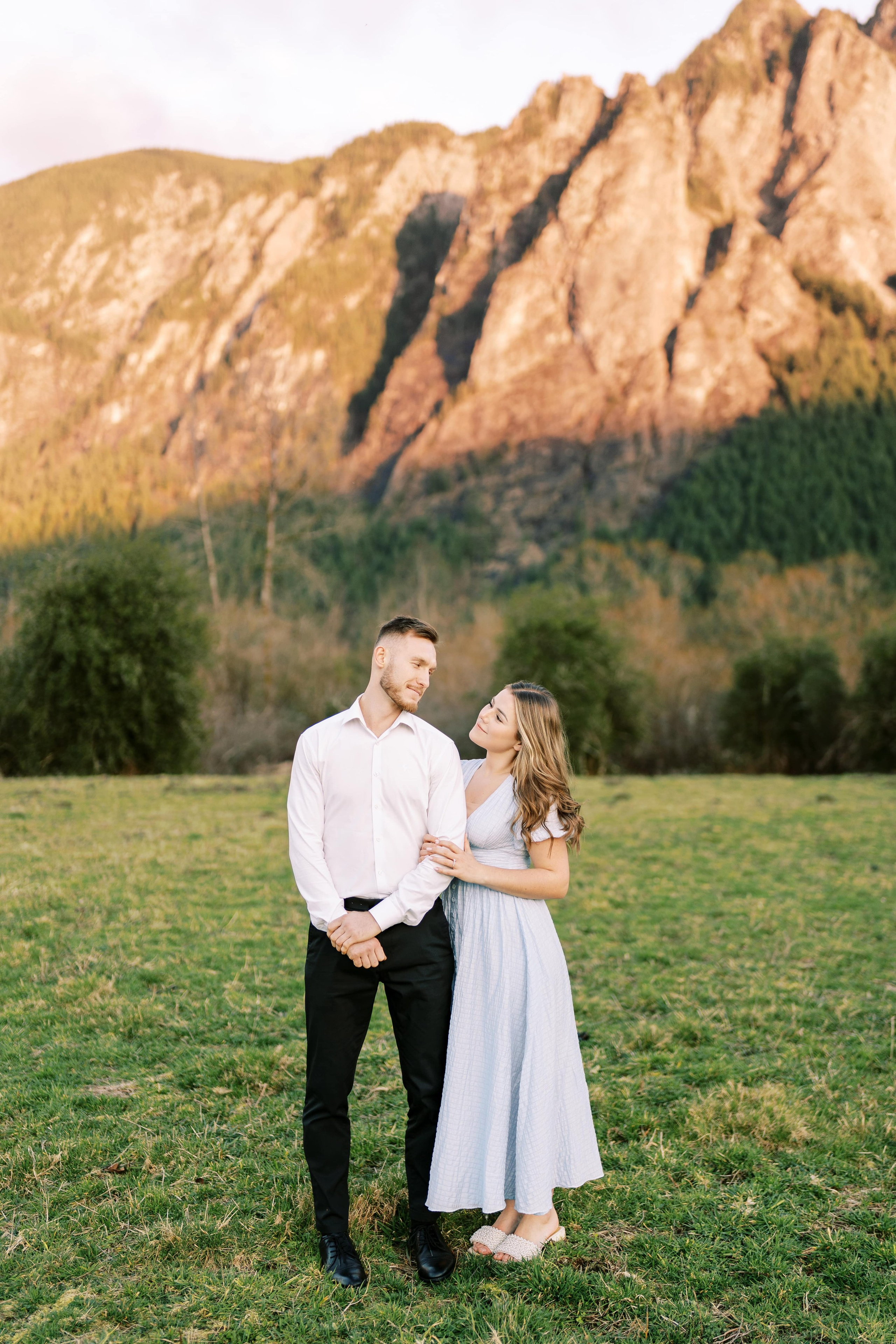 Engagement photo shoot/ Dmitry and Julia/ February 2024. North Bend, Washington. EVAN ARISTOV WEDDING PHOTOGRAPHY — Seattle Wedding Photographer
