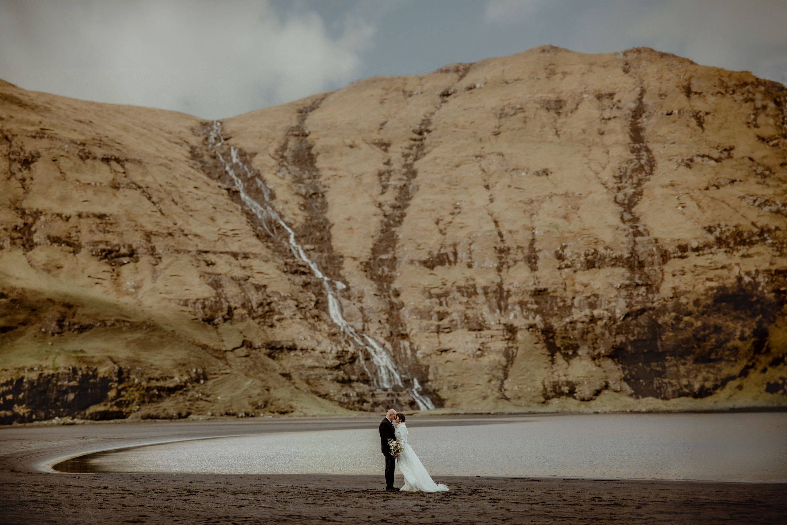 Faroe Islands elopement | Adventure wedding in Faroe Islands. Iceland elopement photographer & videographer