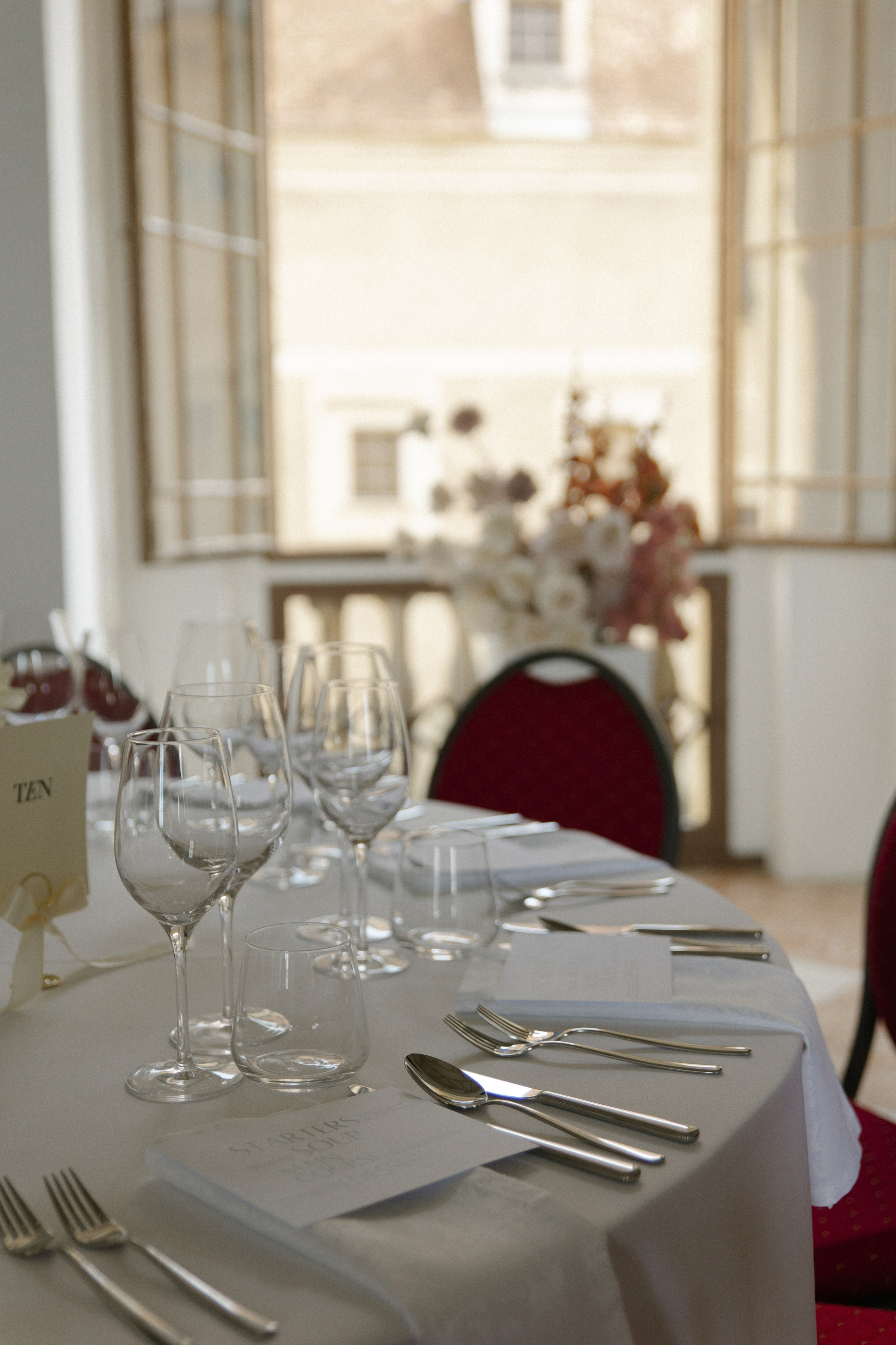 Elegant Castle Wedding in Austria | Alwin & Ruth’s Fairytale Celebration. Wedding photographer and videographer based in Timisoara, Romania