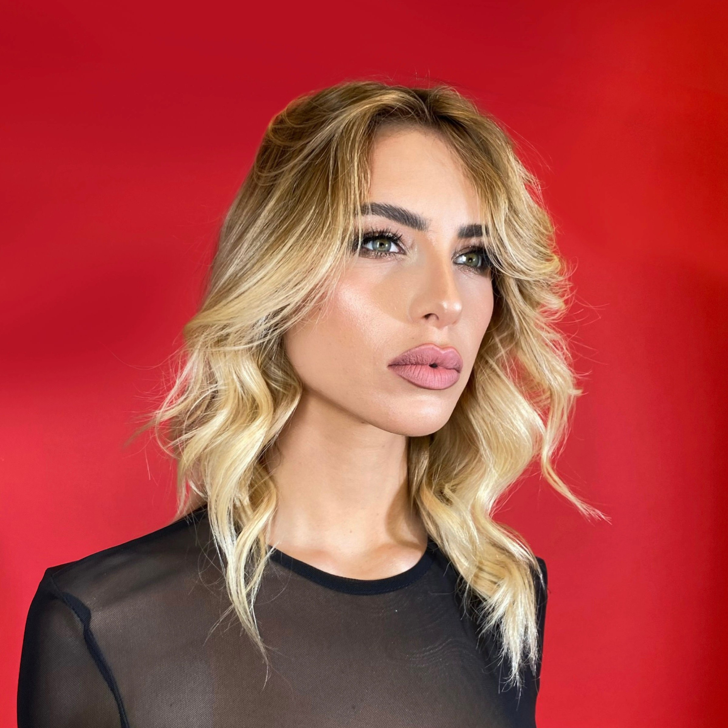 Makeup and hairstyle on Silvia for Toptrend brand