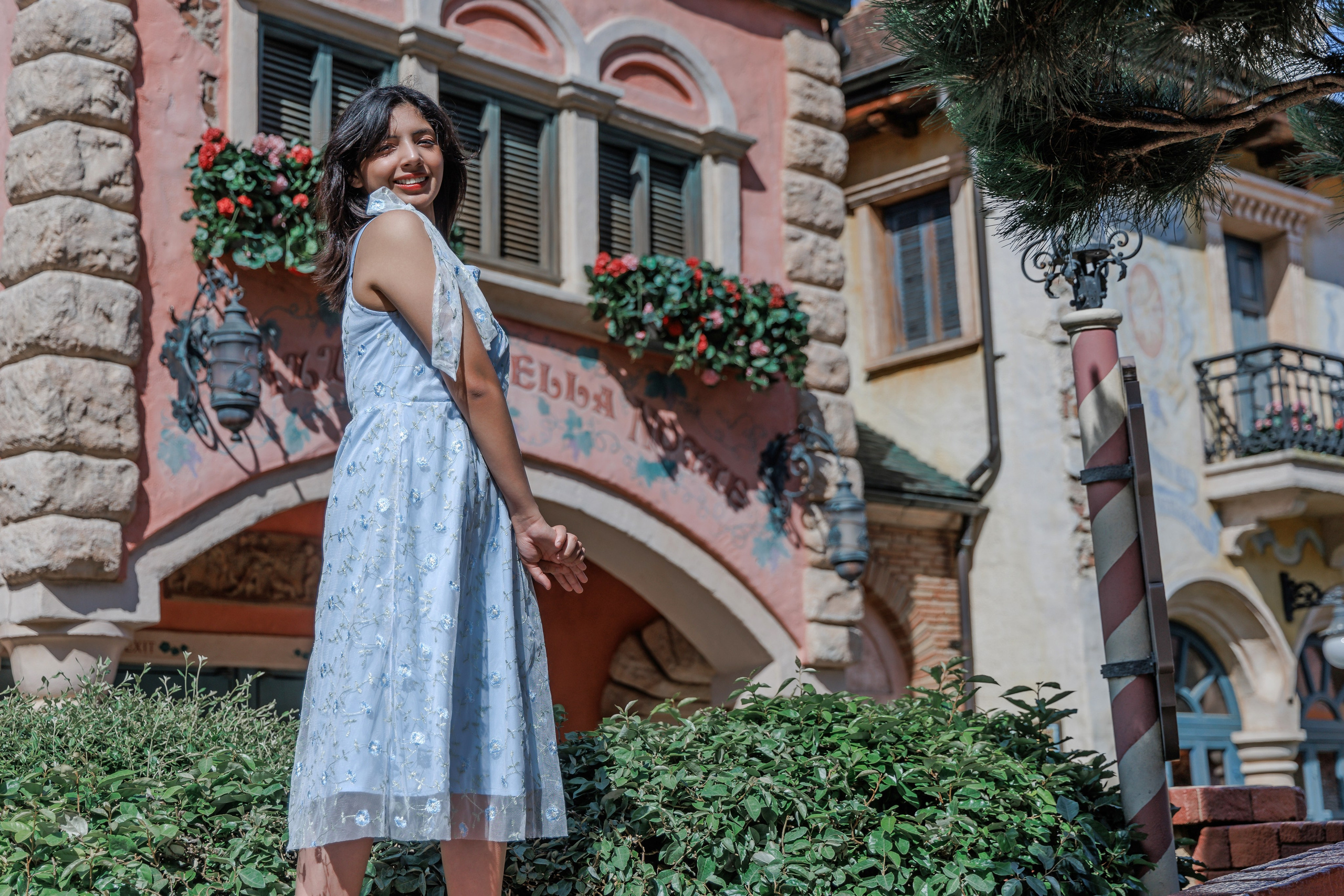 Magical Solo Photoshoot in Disneyland: Photos & Reels. Photographe à Paris