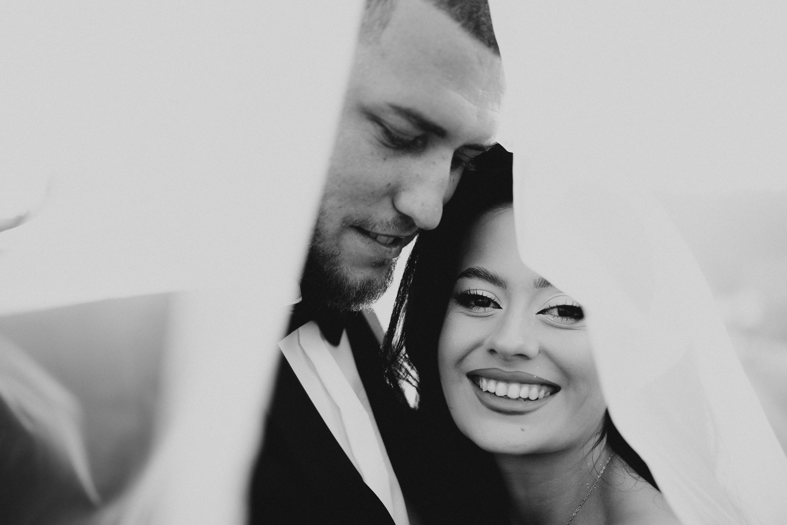 Catalina & Remus. Raw Studio. Fotograful tau de nunta!