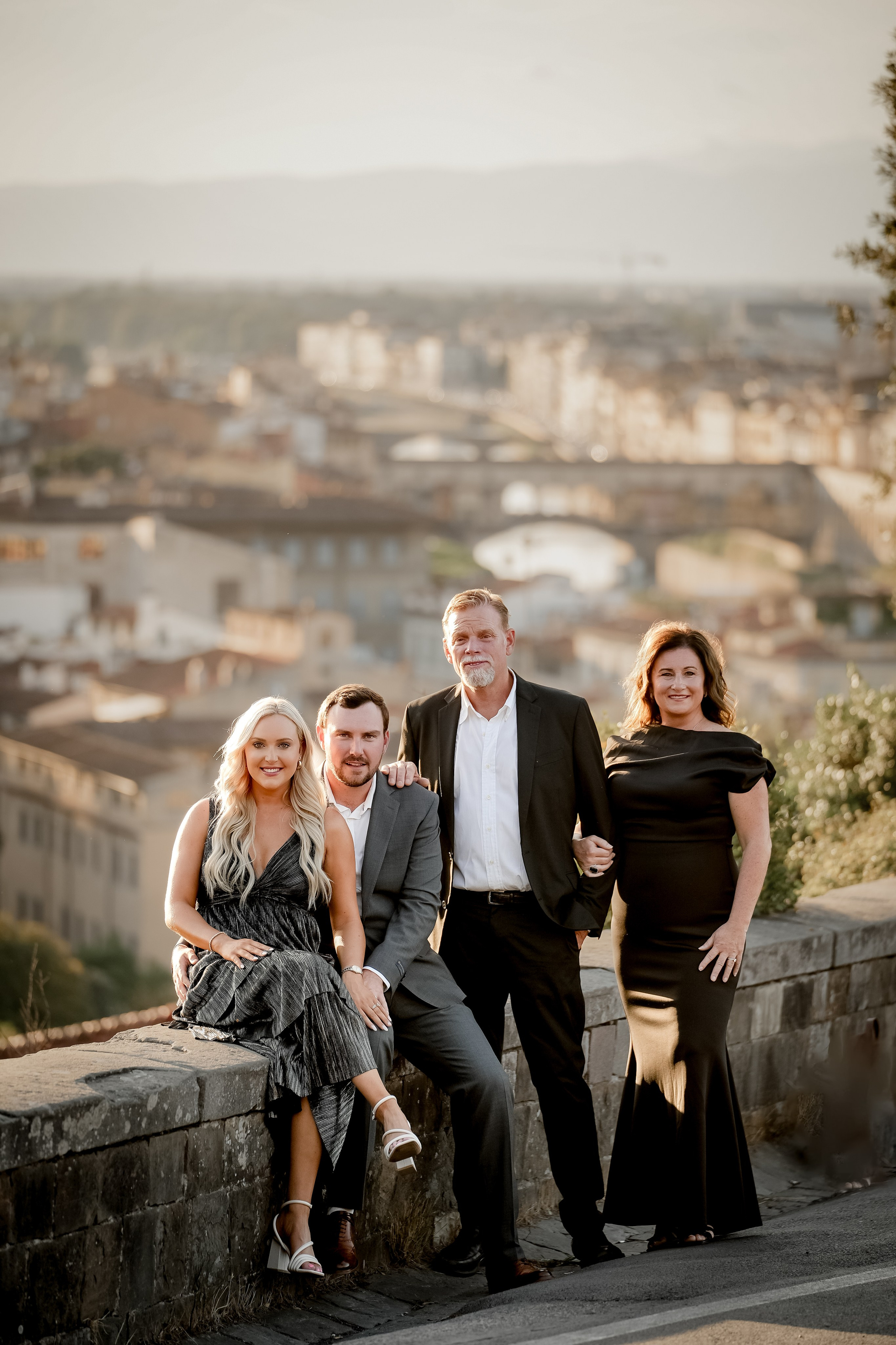 Family Photoshoot. Wedding Photographer in Italy