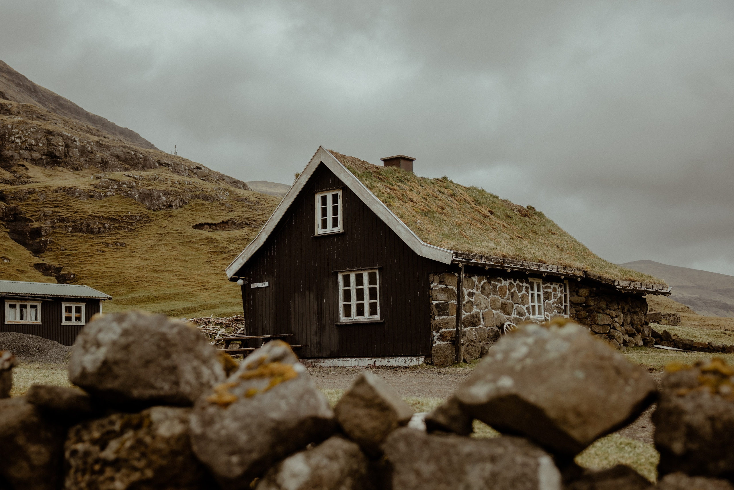 Faroe Islands elopement | Adventure wedding in Faroe Islands. Iceland elopement photographer & videographer
