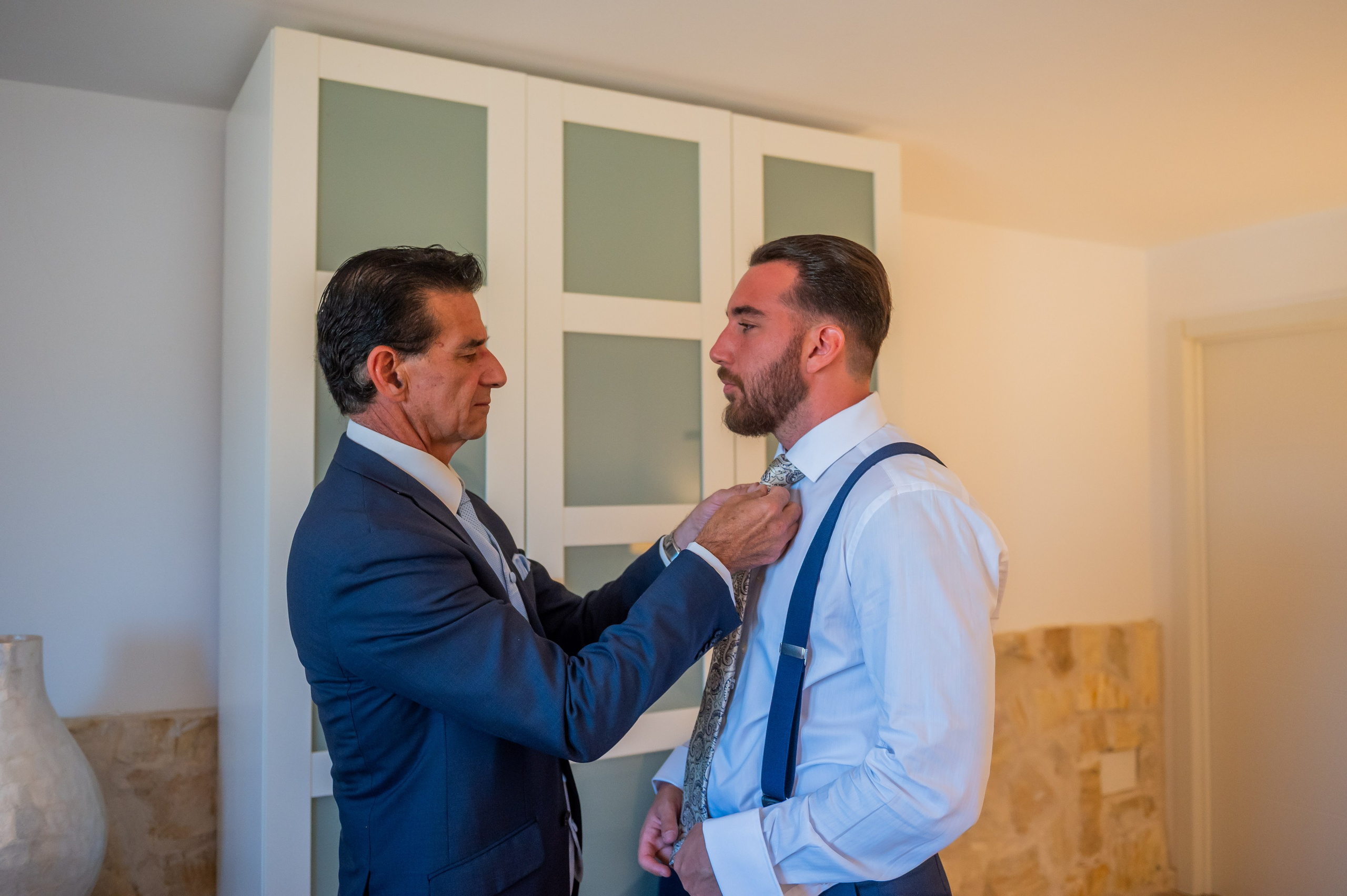 Amigos novio preparativos boda Aitor Sandra Madrid septiembre 2026
